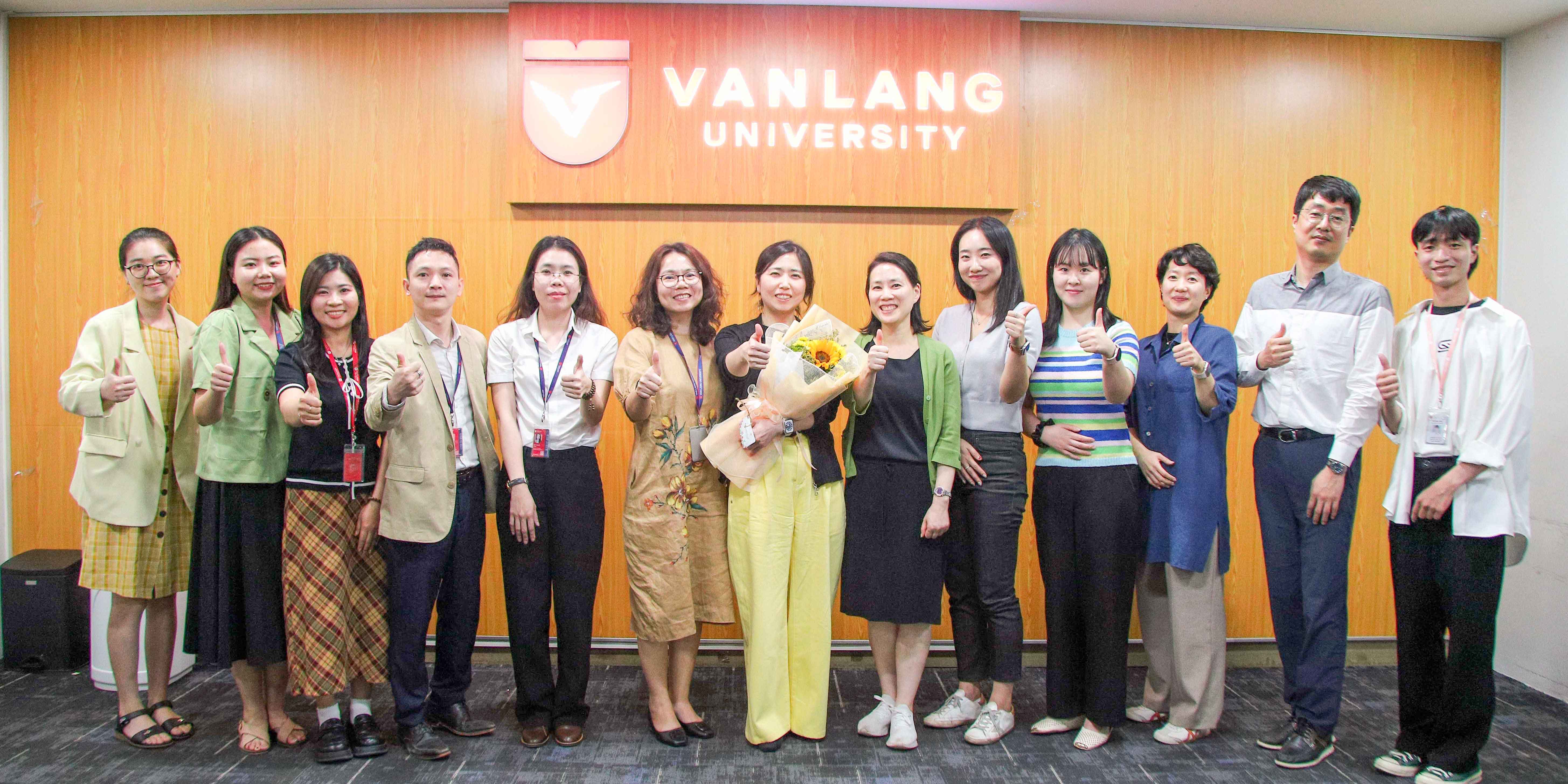 vlu-giao-luu-nghien-cuu-van-hoc-han-quoc-voi-dai-hoc-quoc-gia-kangwon-g.jpg