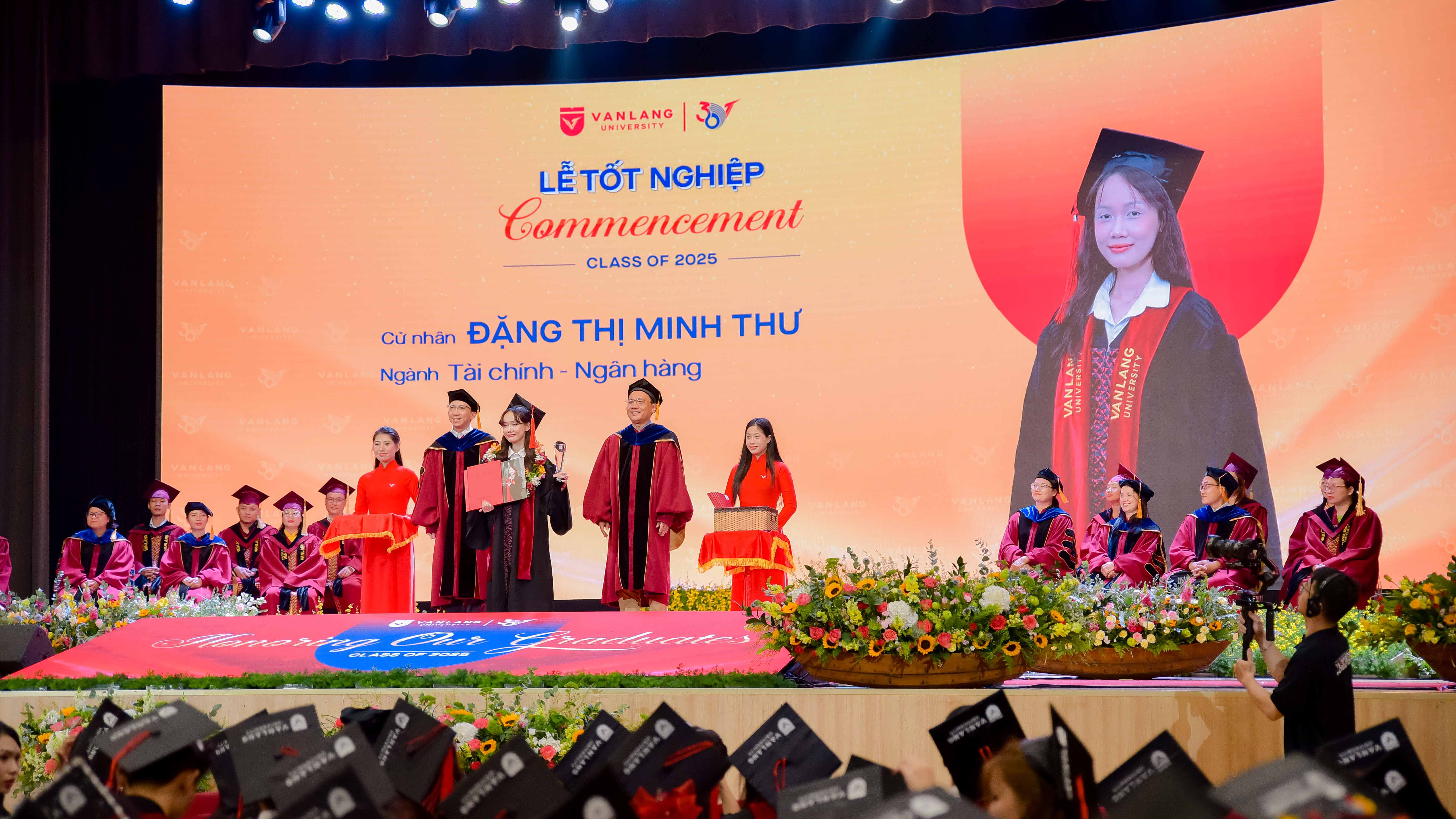 vlu-hanh-trinh-truong-thanh-tu-nhung-ket-noi-yeu-thuong-cua-thu-khoa-dang-thi-minh-thu-c.jpg