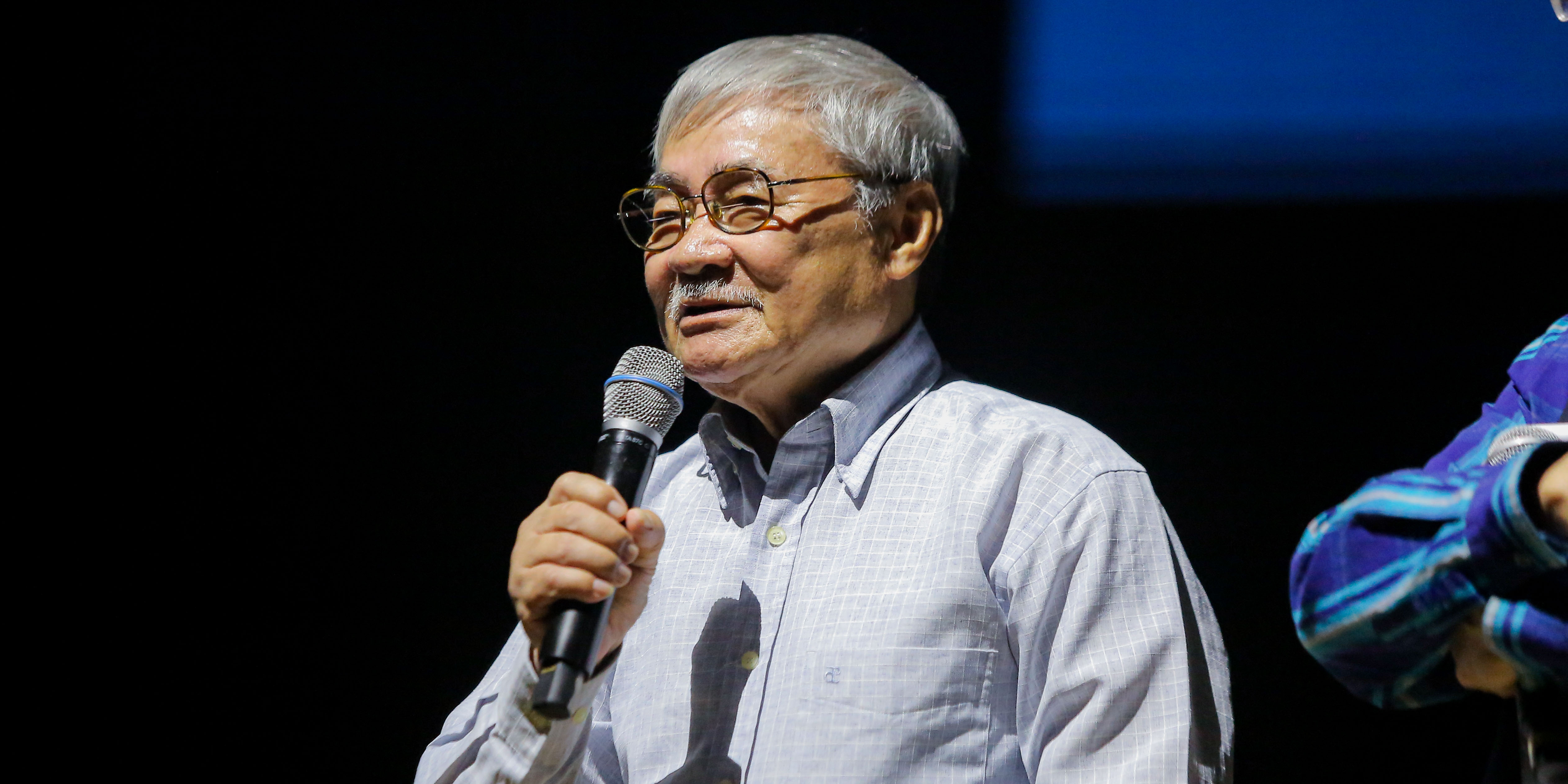 vlu-hoa-tu-rac-muon-nghe-thuat,-tho-ca-de-lan-toa-thong-diep-bao-ve-moi-truong-va-tai-che-rac-r.jpg