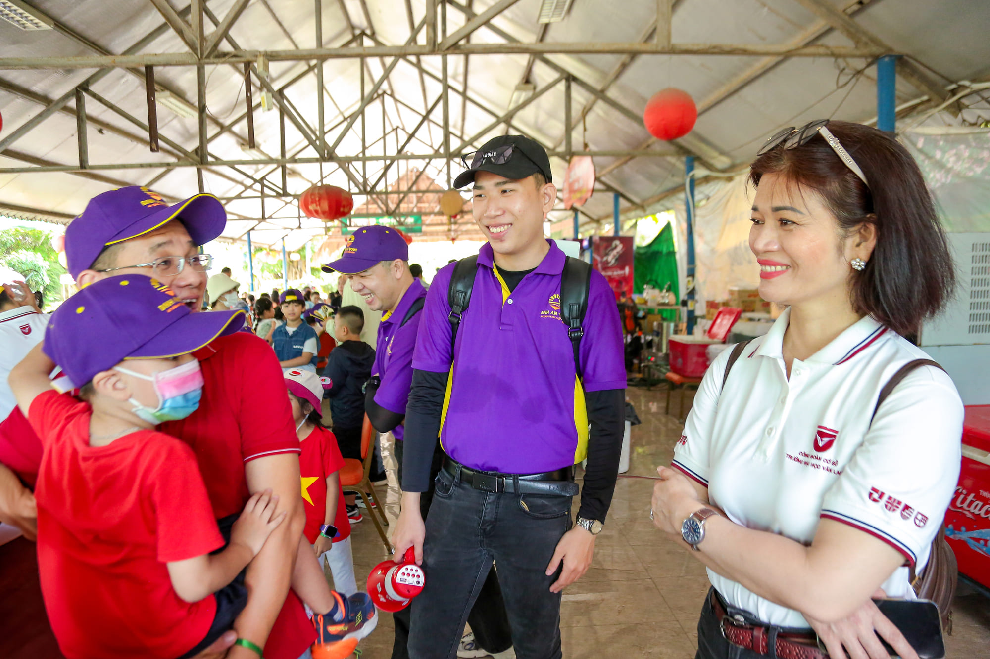 vlu-hoat-dong-he-thieu-nhi-van-lang-2025-hoc-tap-va-kham-pha-thien-nhien-tai-vuon-thu-my-quynh-long-an-c.jpg