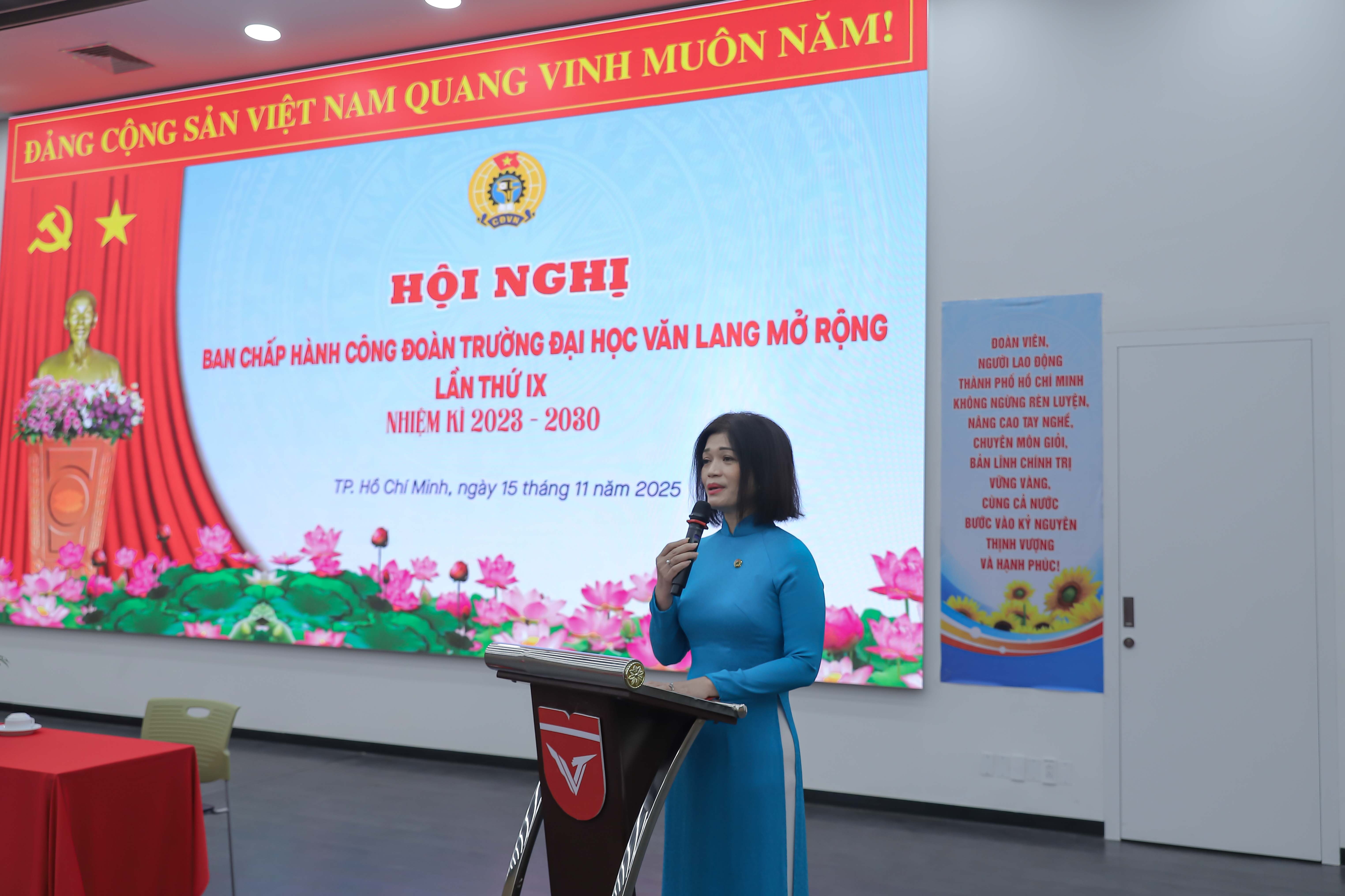 vlu-hoi-nghi-ban-chap-hanh-cong-doan-truong-dai-hoc-van-lang-mo-rong-lan-thu-ix---nhiem-ky-2023---2030-c.JPG
