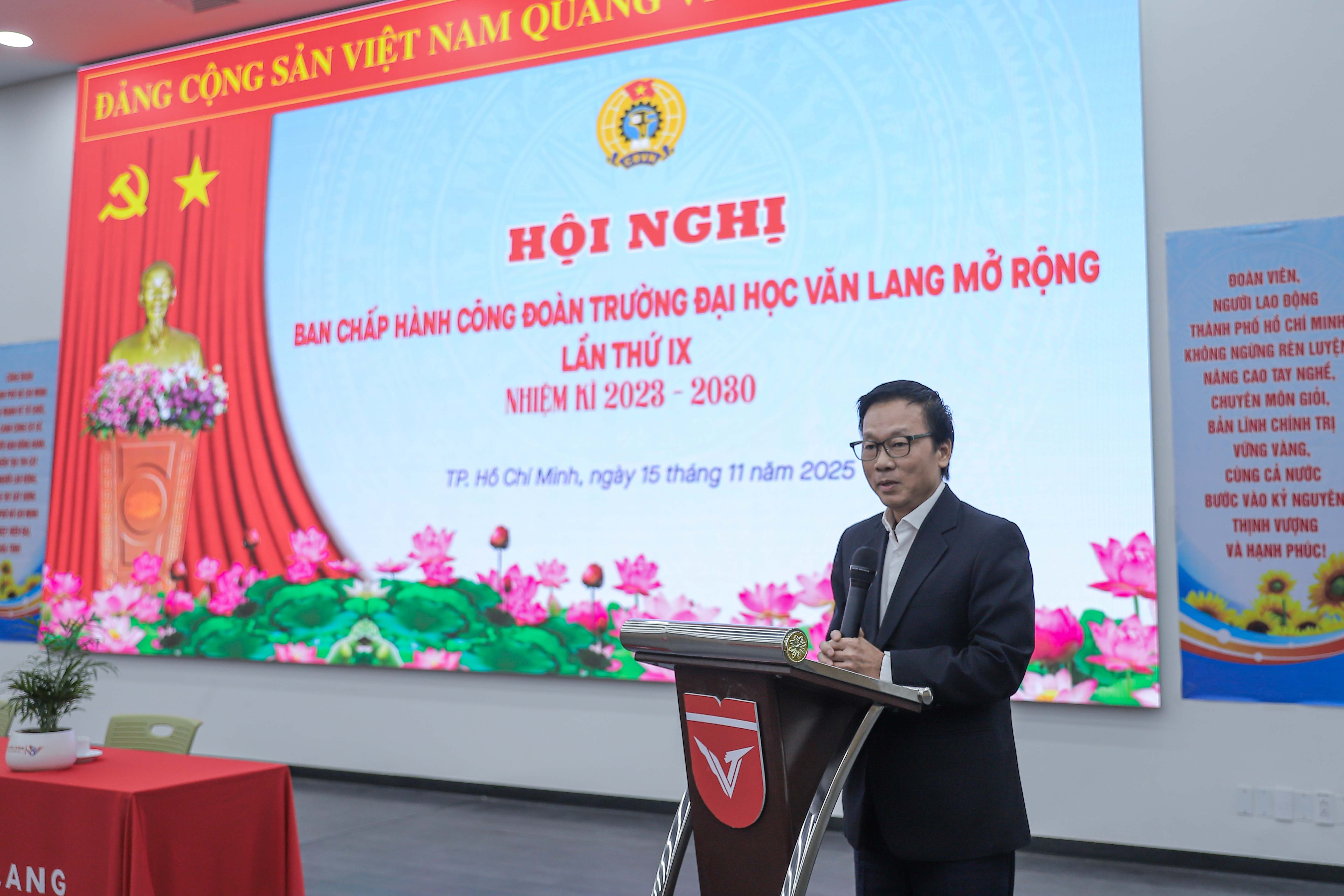 vlu-hoi-nghi-ban-chap-hanh-cong-doan-truong-dai-hoc-van-lang-mo-rong-lan-thu-ix---nhiem-ky-2023---2030-f.JPG