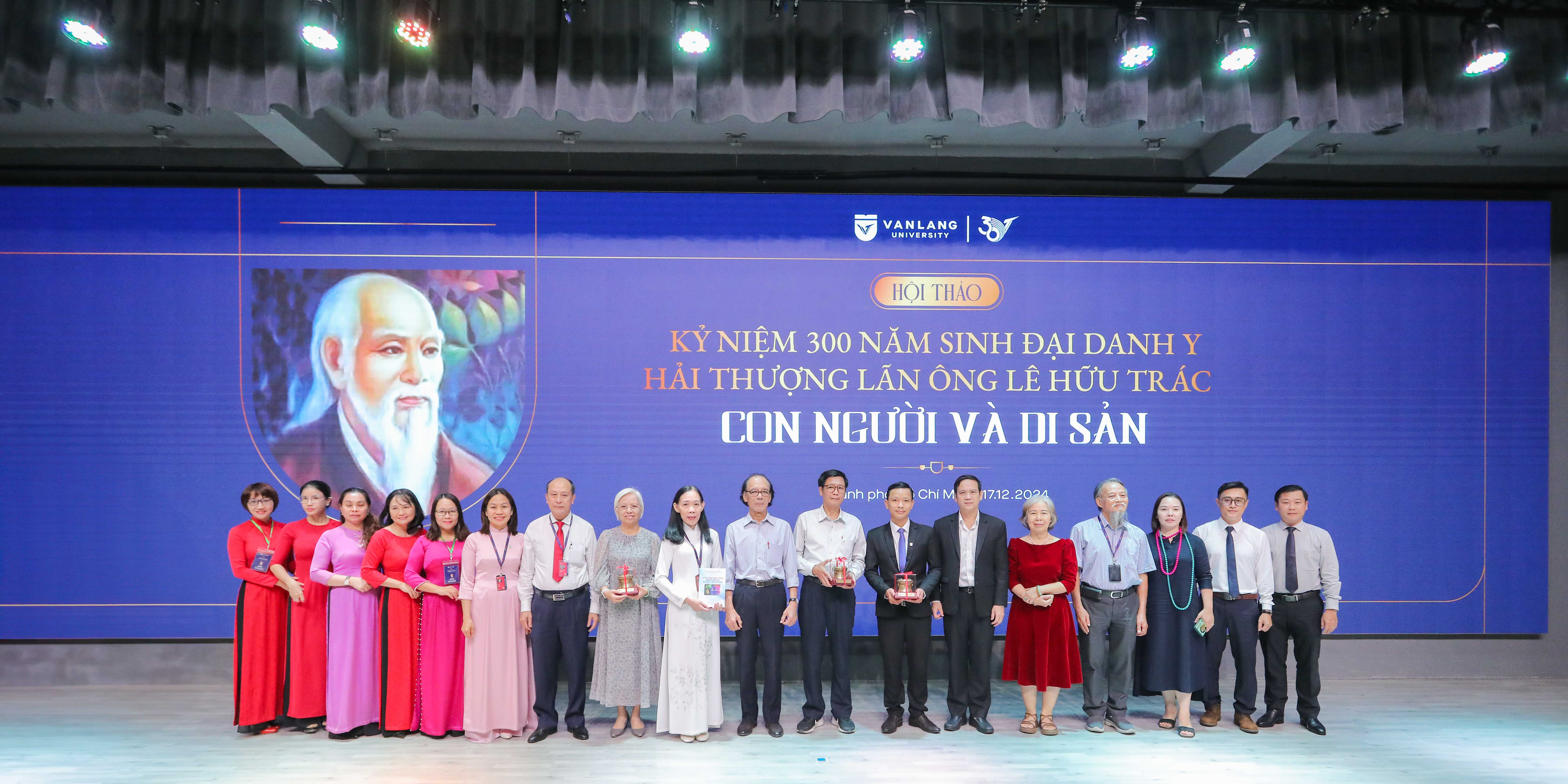 vlu-hoi-thao-ky-niem-300-nam-sinh-dai-danh-y-hai-thuong-lan-ong-le-huu-trac-con-nguoi-va-di-san-a.jpg