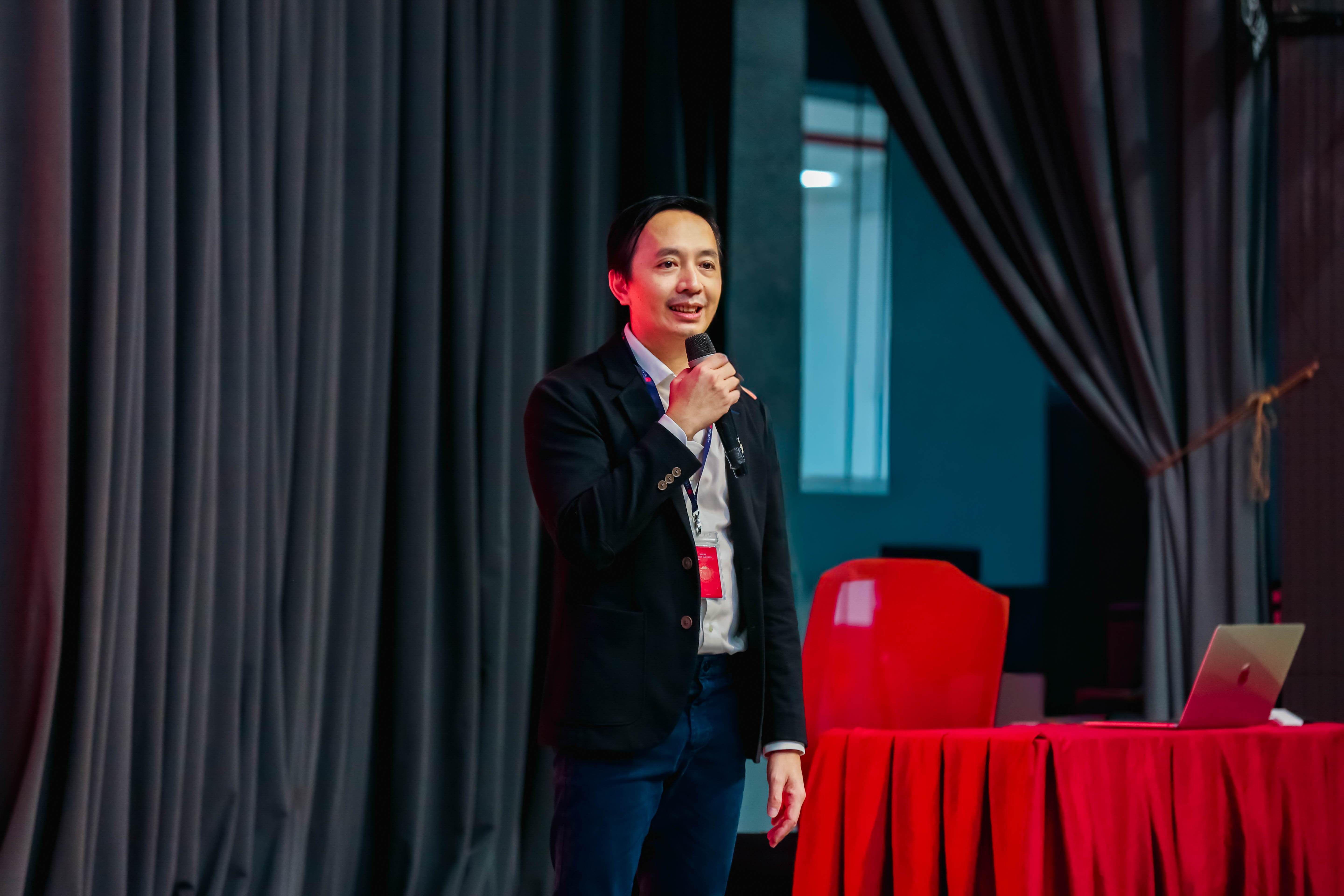 vlu-hoi-thao-periodontology-va-implant-interface-symposium-a.jpg