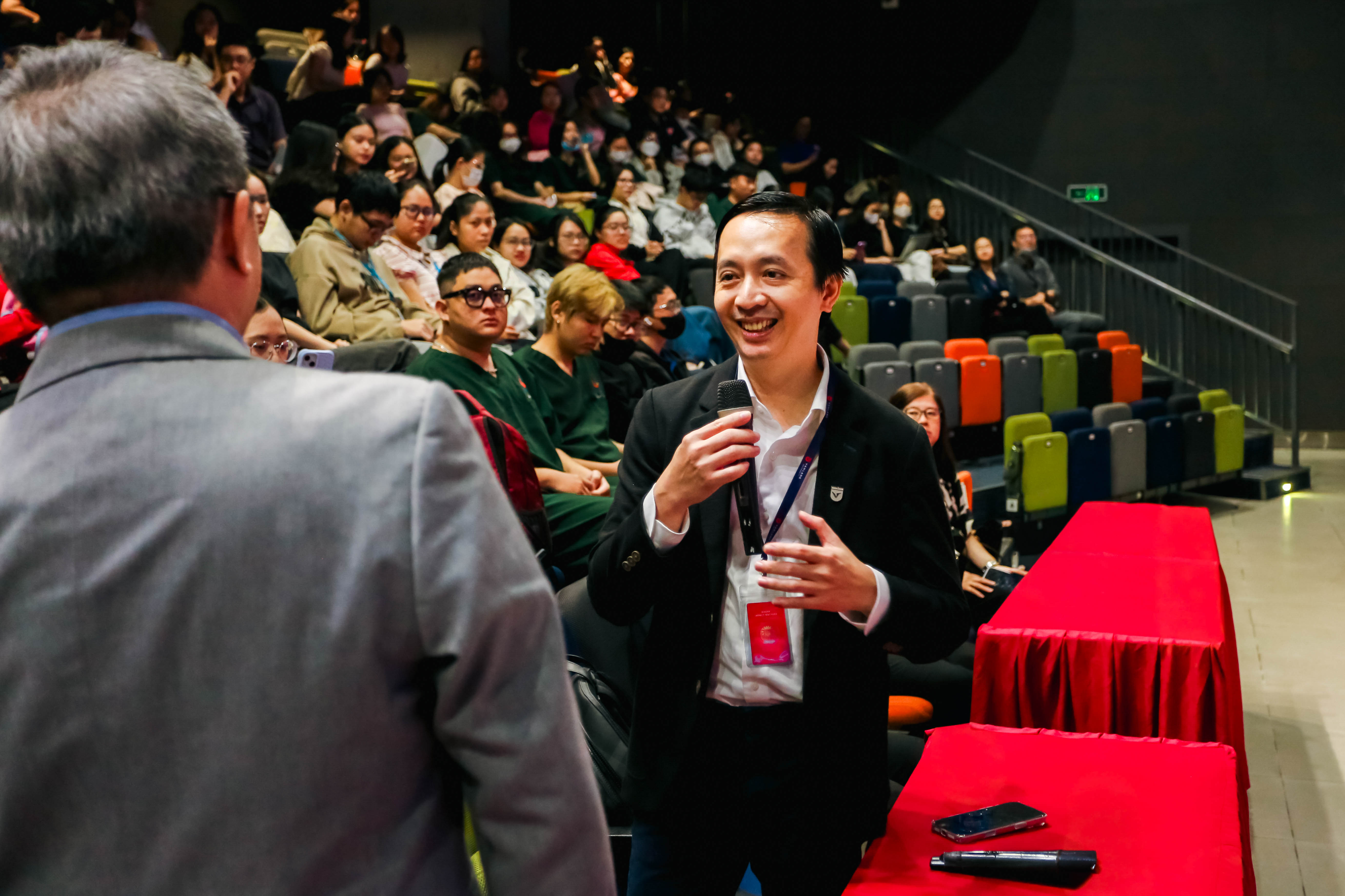 vlu-hoi-thao-periodontology-va-implant-interface-symposium-d.jpg