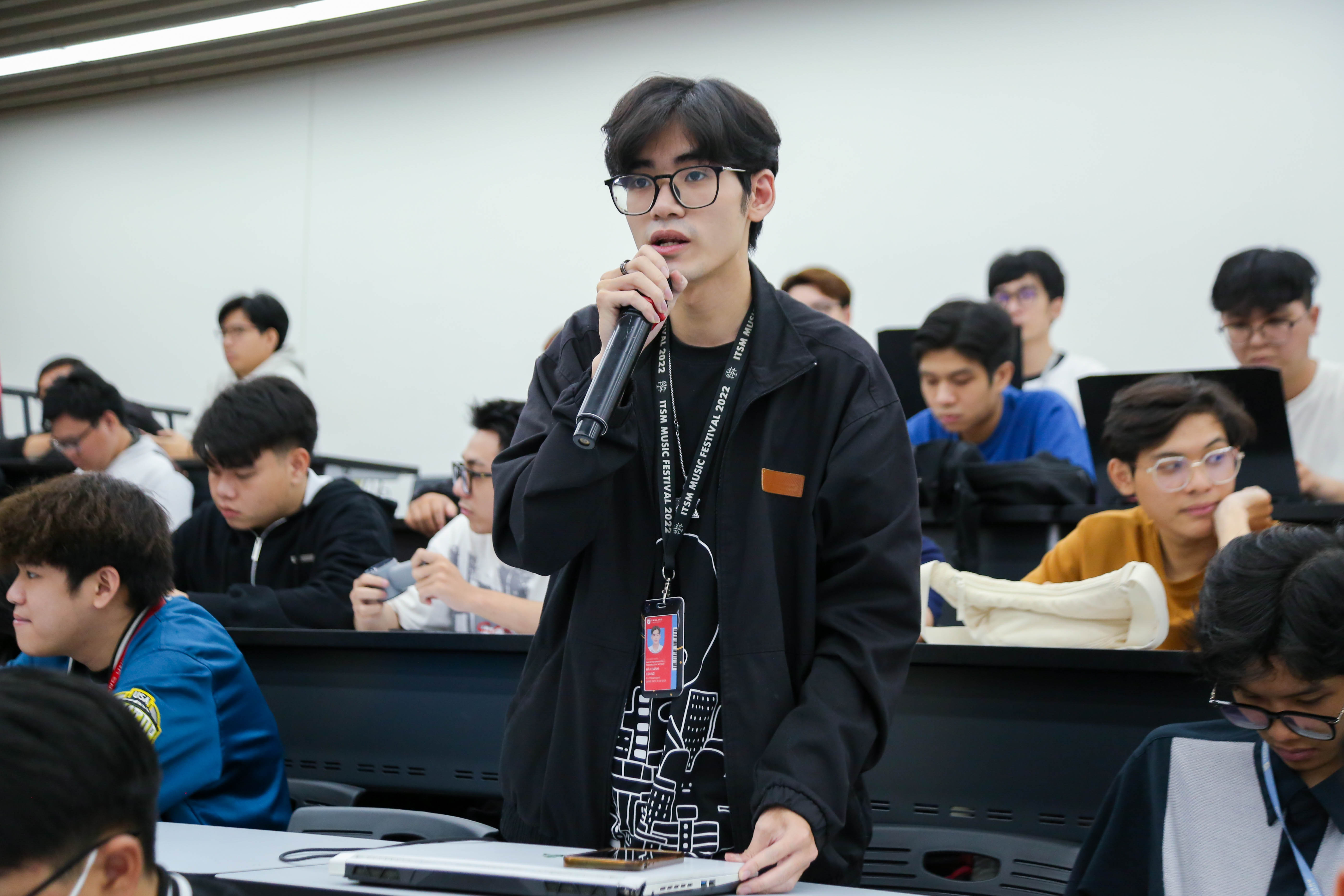 vlu-hoi-thao-ung-dung-tri-tue-nhan-tao-va-toi-uu-hoa-may-tim-kiem_b.jpg