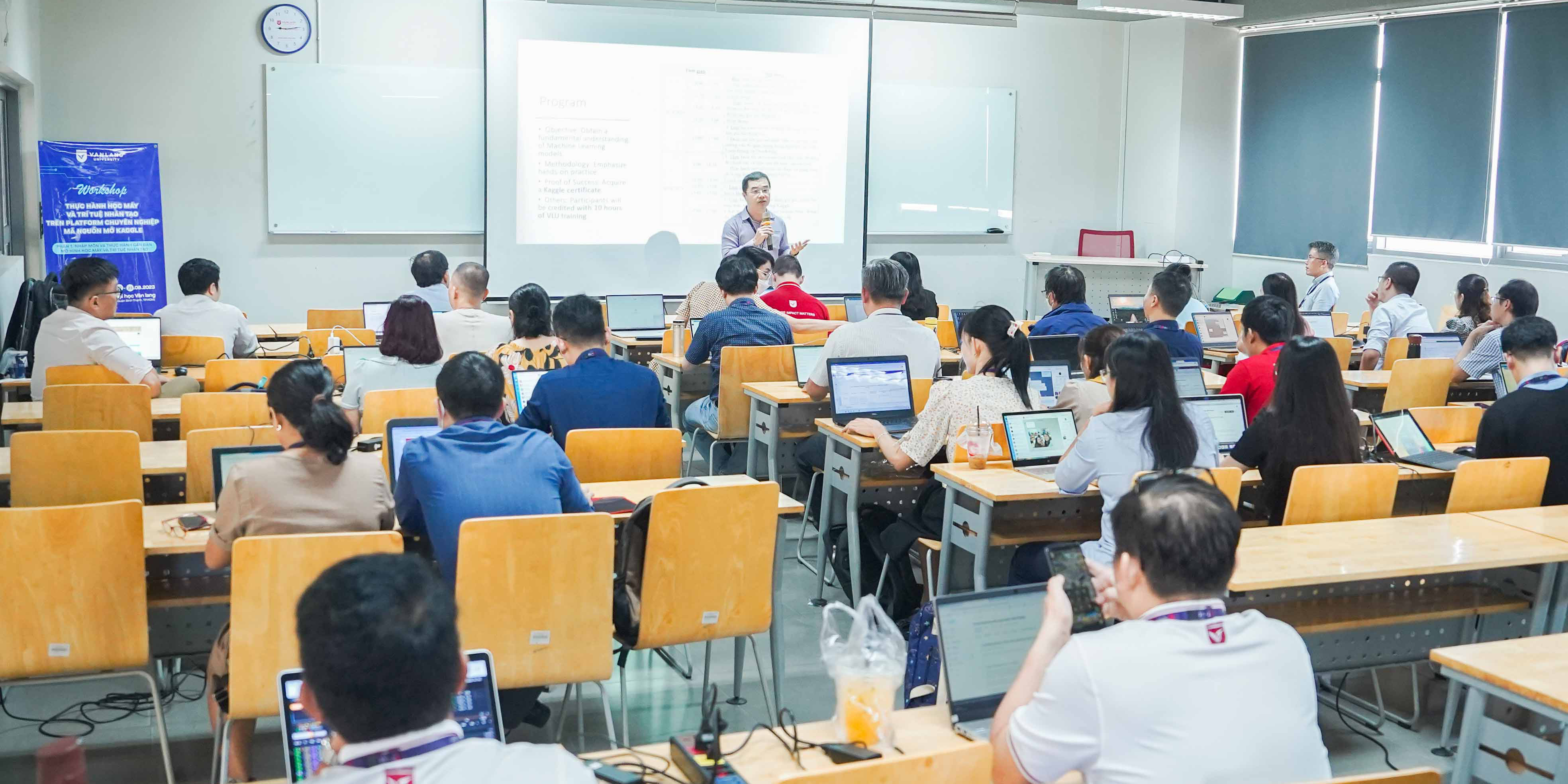 vlu-huong-dan-workshop-thuc-hanh-hoc-may-va-tri-tue-nhan-tao-tren-platform-chuyen-nghiep-ma-nguon-mo-kaggle-a.jpg