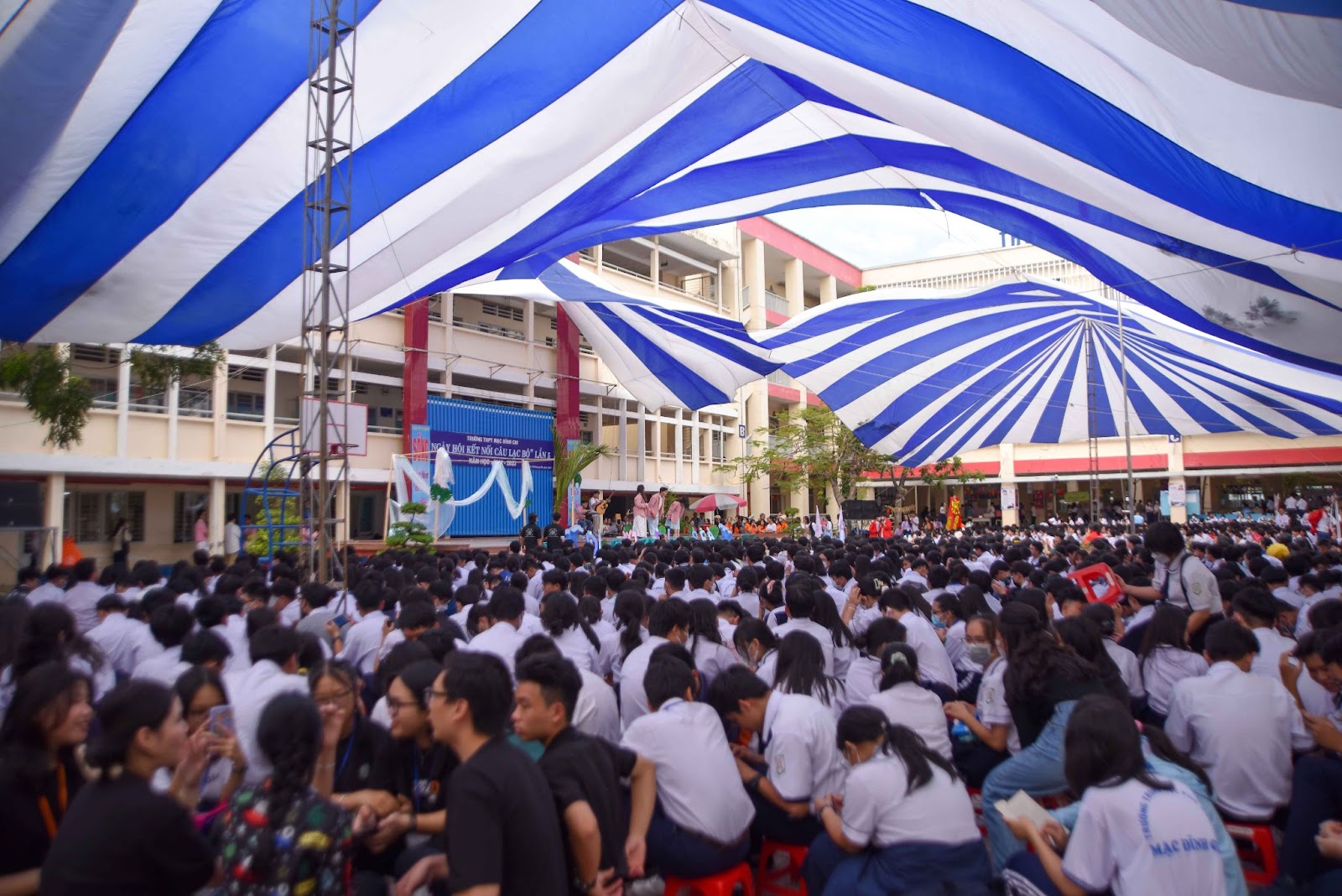 vlu-ket-noi-clb-thpt-mac-dinh-chi-a.jpg