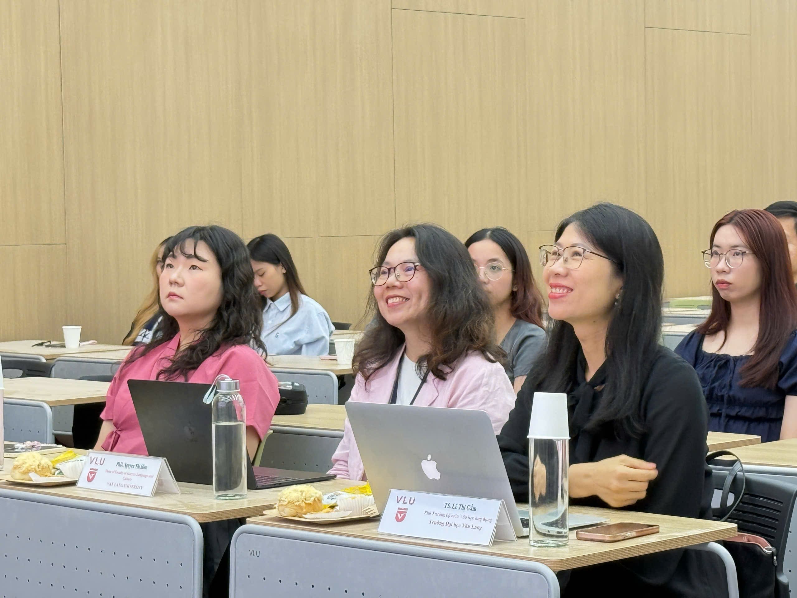 vlu-khai-giang-workshop-bien-dich-van-hoc-han-quoc-2025-van-lang-uom-mam-dich-gia-han-hoc_b.jpg