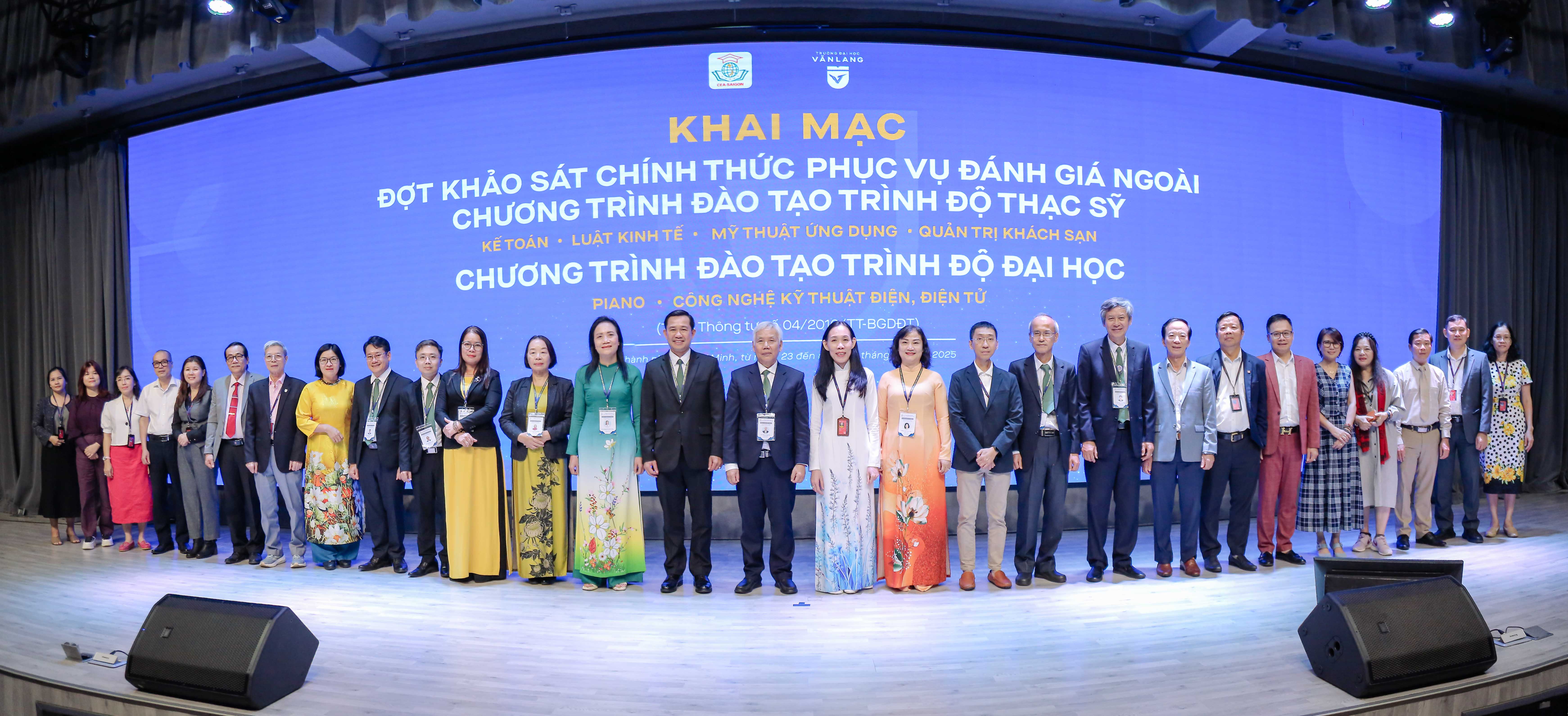 vlu-khai-mac-dot-khao-sat-chinh-thuc-kiem-dinh-06-chuong-trinh-dao-tao-trinh-do-thac-si-va-dai-hoc-e.jpg