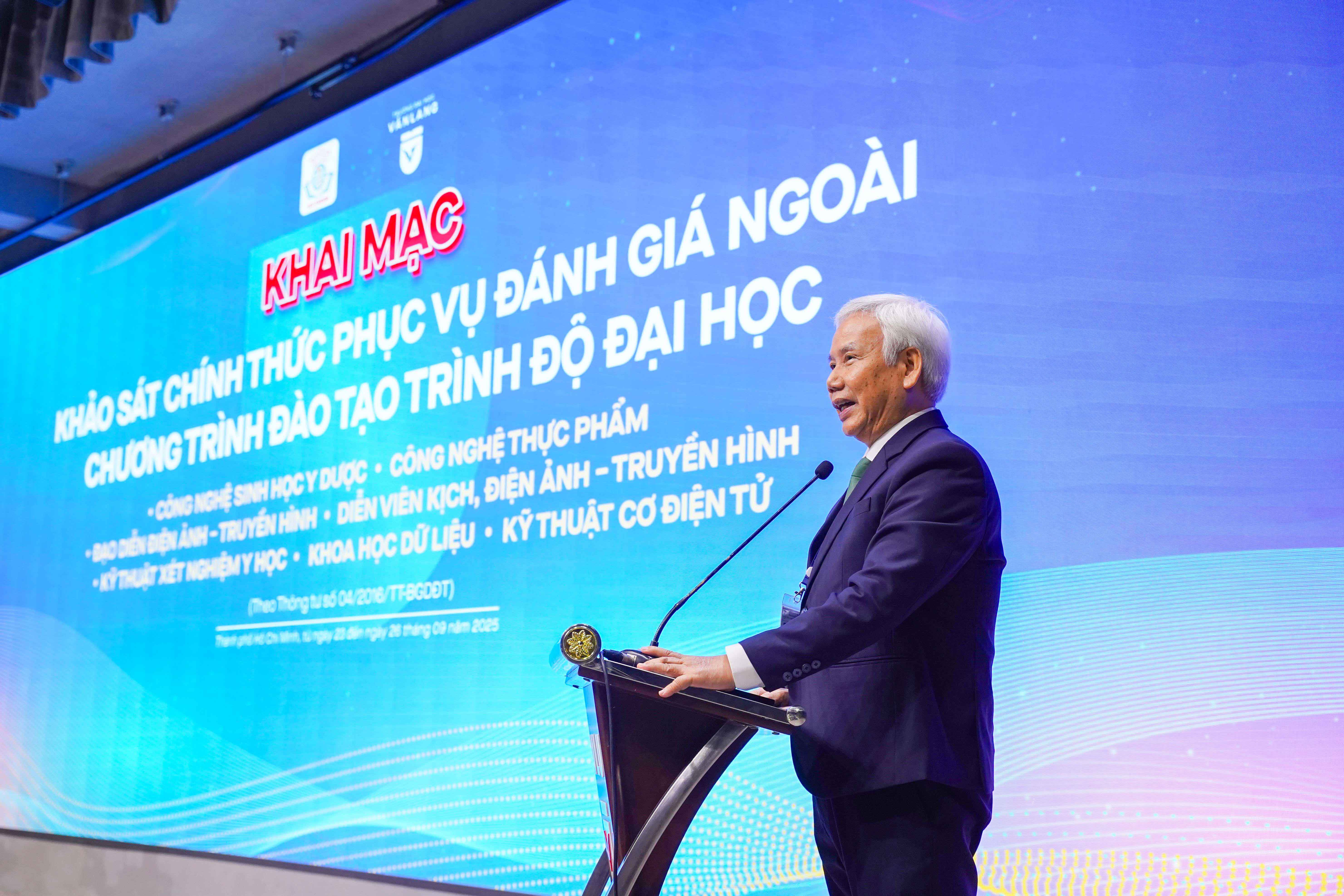 vlu-khai-mac-dot-khao-sat-chinh-thuc-kiem-dinh-07-ctdt-trinh-do-dh-cua-vlu-b.jpg