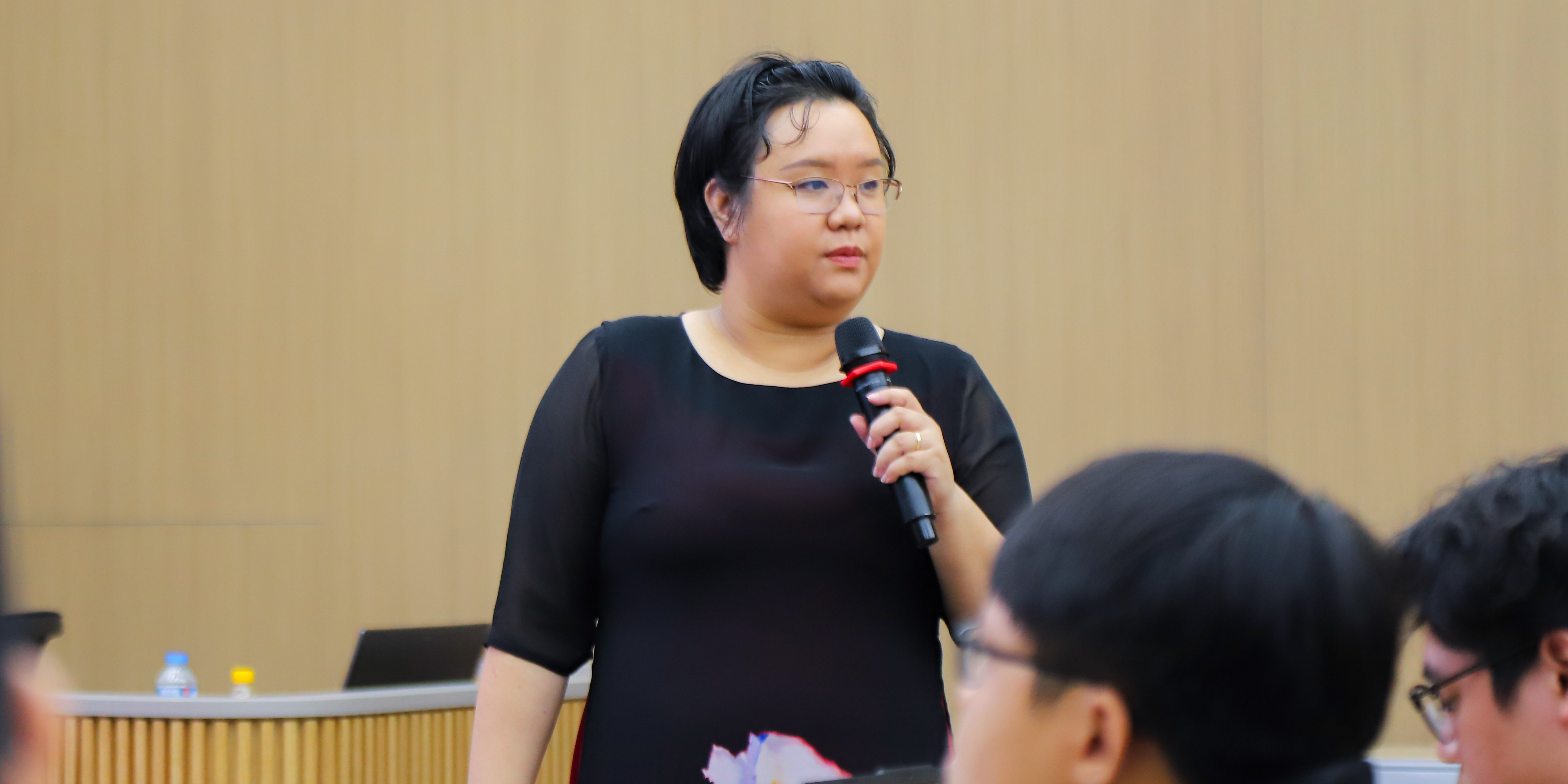 vlu-khai-pha-gioi-han-cua-tri-tue-nhan-tao-cung-hoi-thao-unlock-insights-power-bi_a.JPG