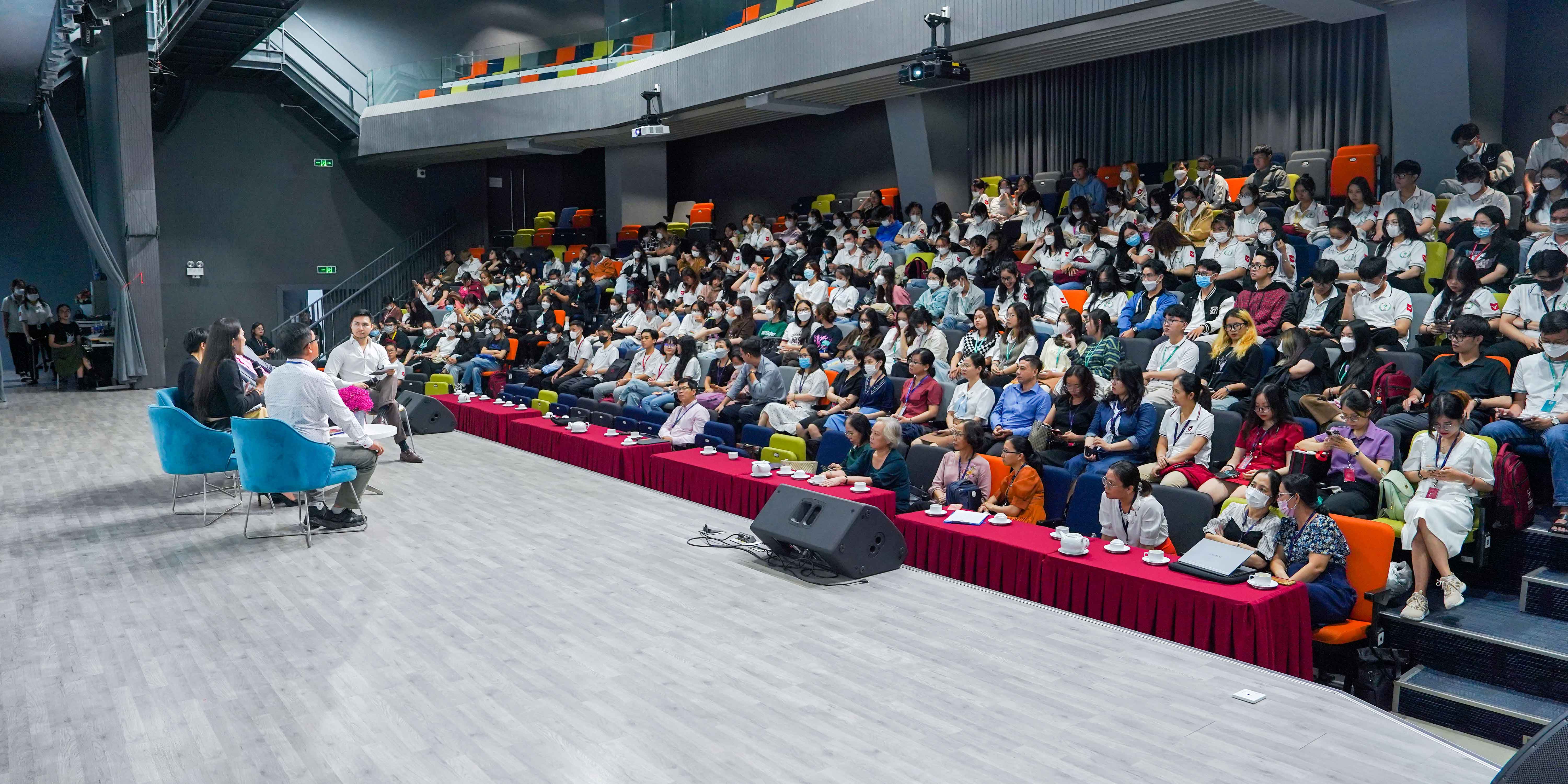 vlu-khoa-duoc-to-chuc-talkshow-tro-chuyen-cung-chuyen-gia_-da-dang-gioi-va-suc-khoe-tinh-duc-g.jpg