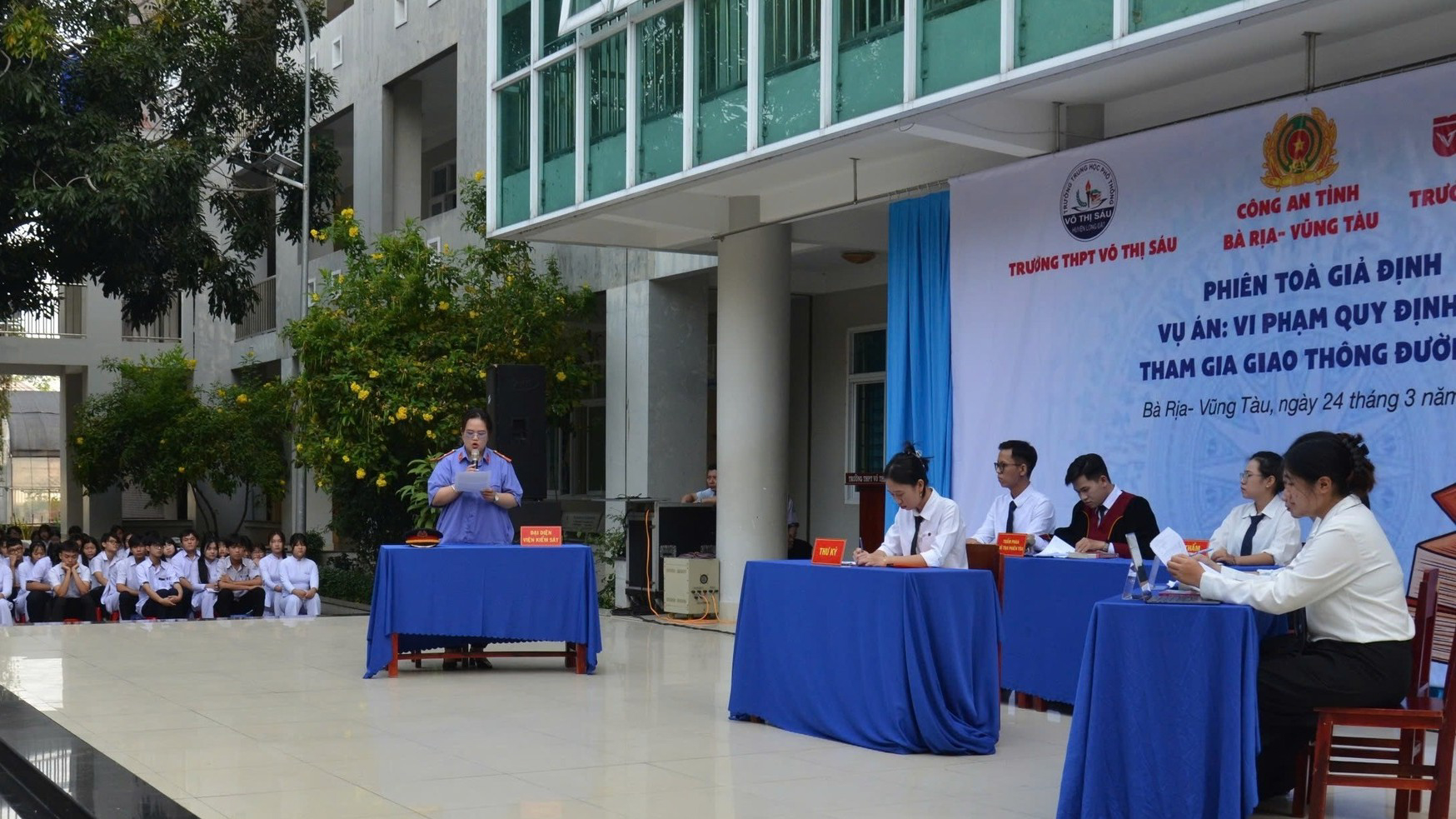 vlu-khoa-luat-phoi-hop-cung-cong-an-tinh-ba-ria-vung-tau-to-chuc-02-phien-toa-gia-dinh-xet-xu-vu-an-hinh-su-b.jpg