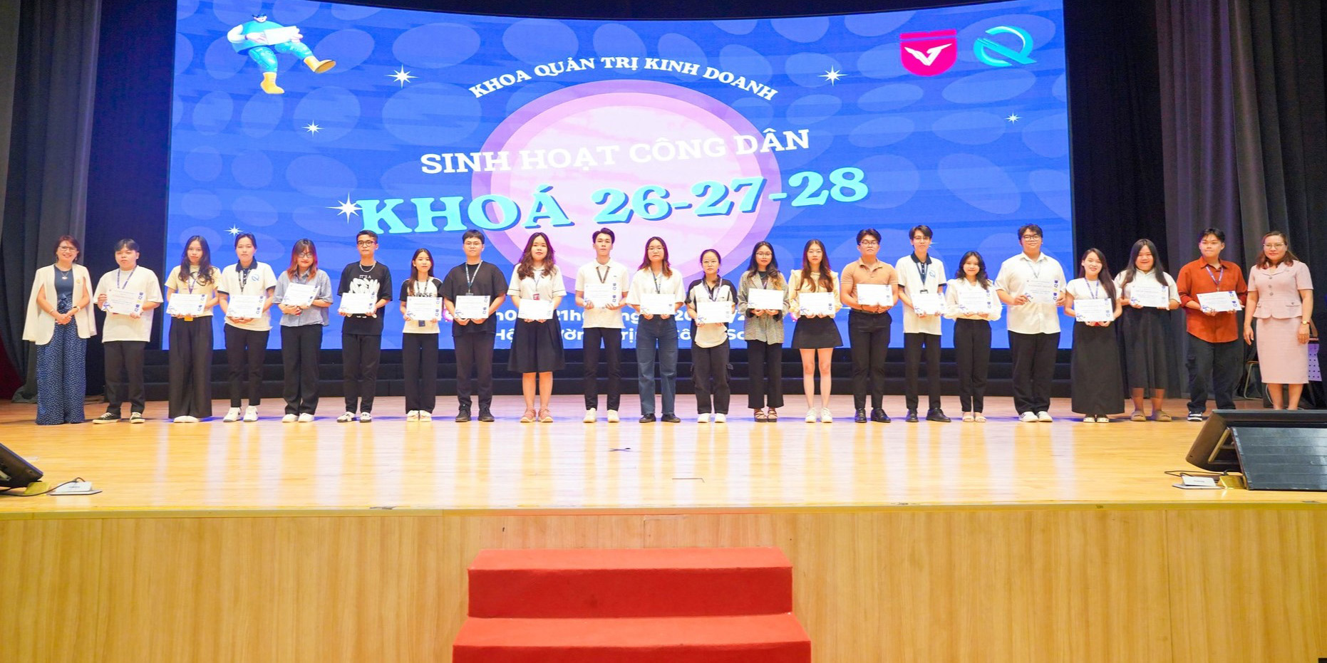vlu-khoa-quan-tri-kinh-doanh-sinh-hoat-cong-dan-khoa-26-27-va-28-chu-de-toi-co-04-nam-dai-hoc-that-y-nghia-f.jpg