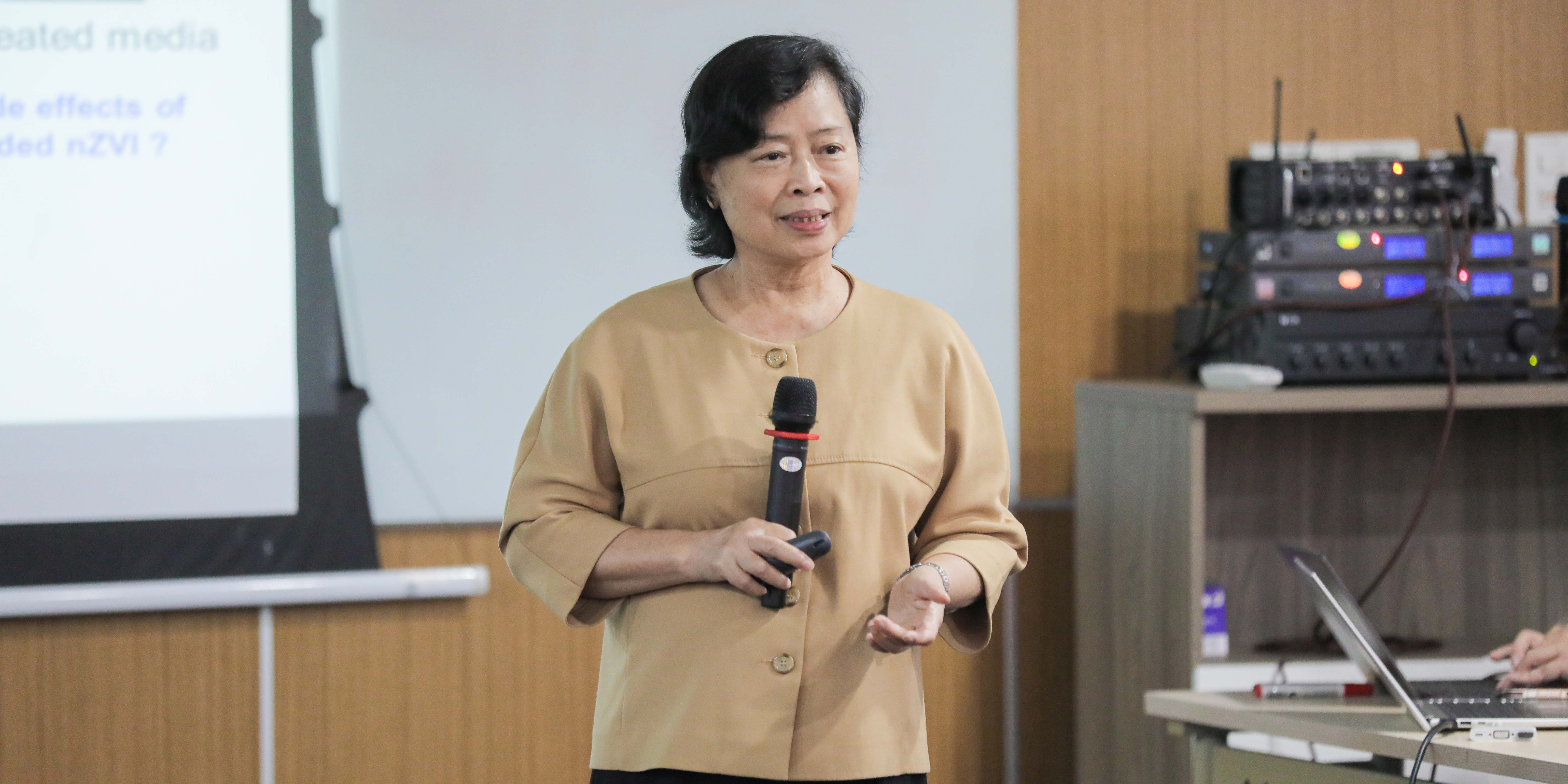 vlu-khoi-day-dam-me-nghien-cuu-khoa-hoc-sinh-vien-trong-linh-vuc-moi-truong-c.jpg