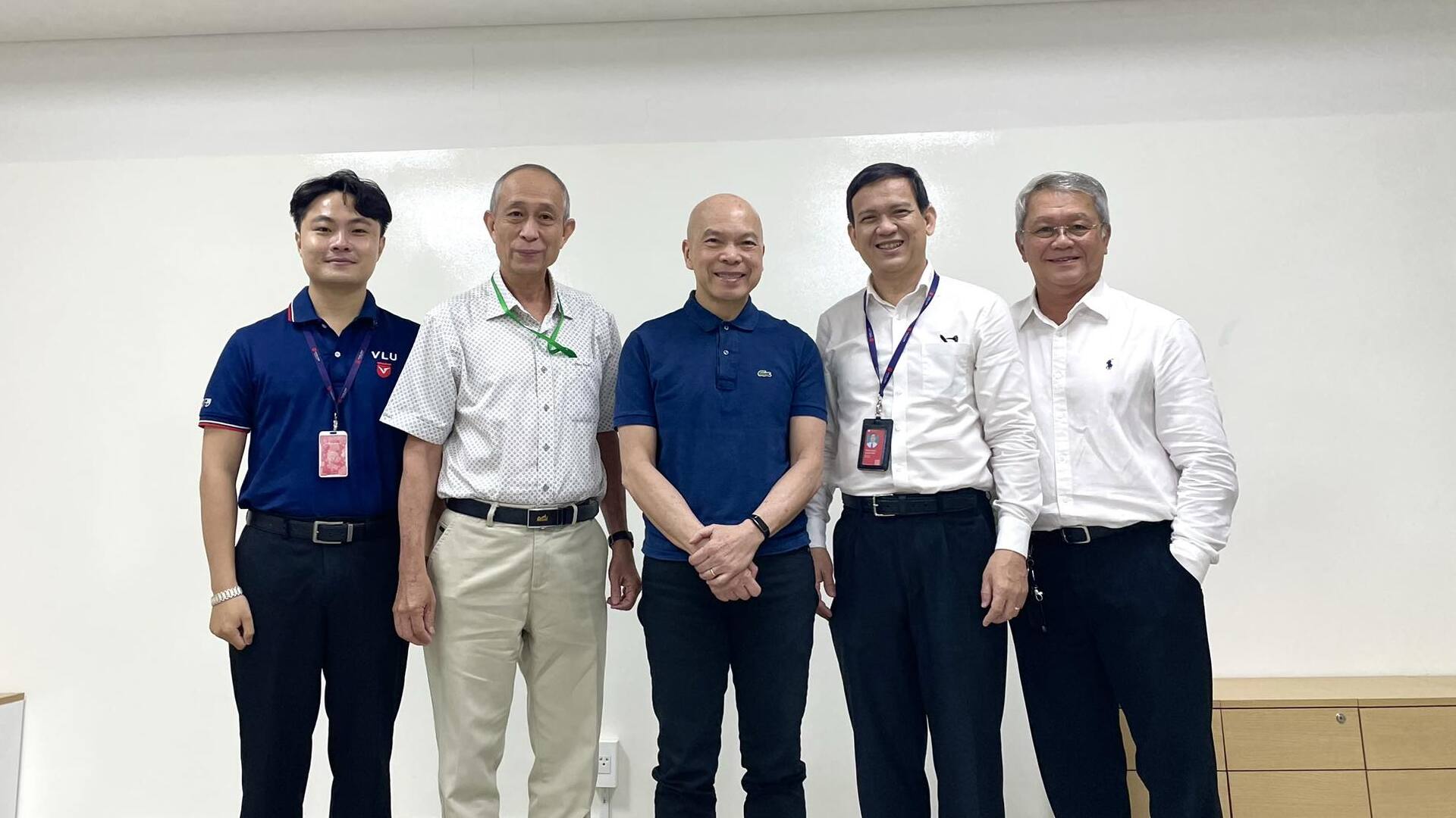 vlu-khoi-nganh-suc-khoe-van-lang-hop-tac-cung-gs-dinh-xuan-anh-tuan-dinh-huong-chuan-muc-dao-tao-quoc-te-1.jpg