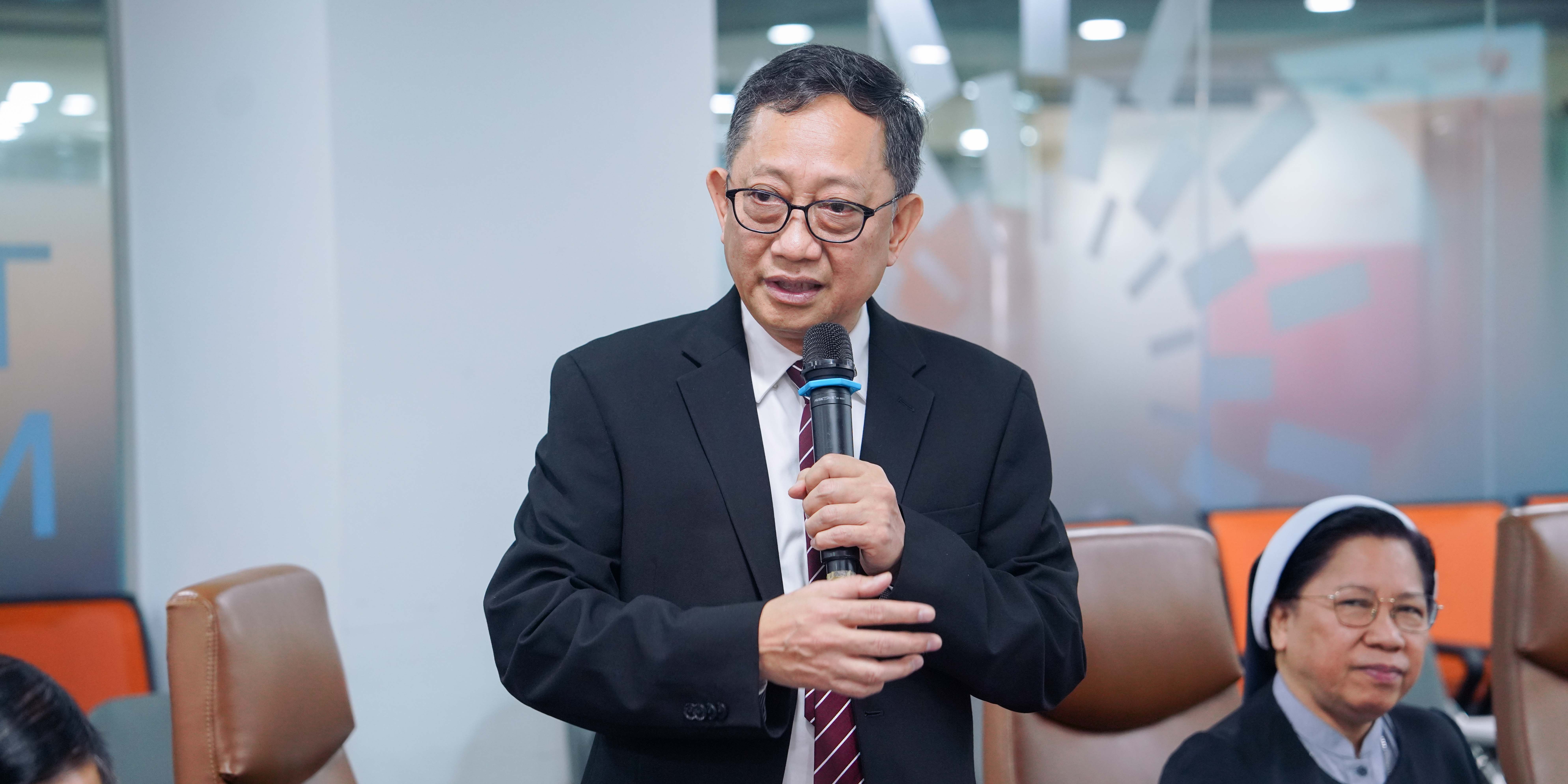 vlu-ky-ket-hop-tac-mou-cung-truong-dai-hoc-adamson-philippines-c.jpg