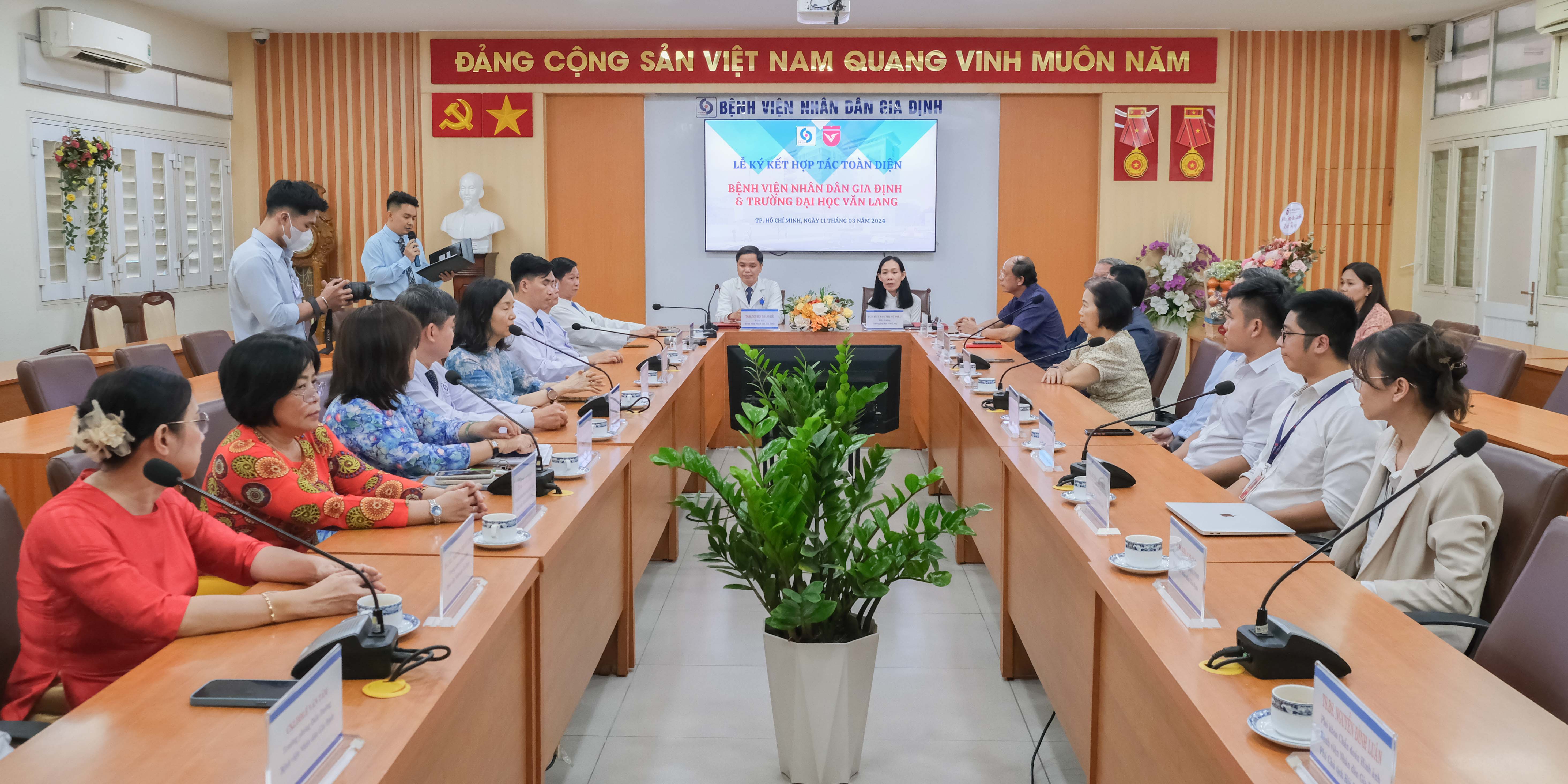 vlu-ky-ket-hop-tac-toan-dien-voi-benh-vien-nhan-dan-gia-dinh-a.jpg