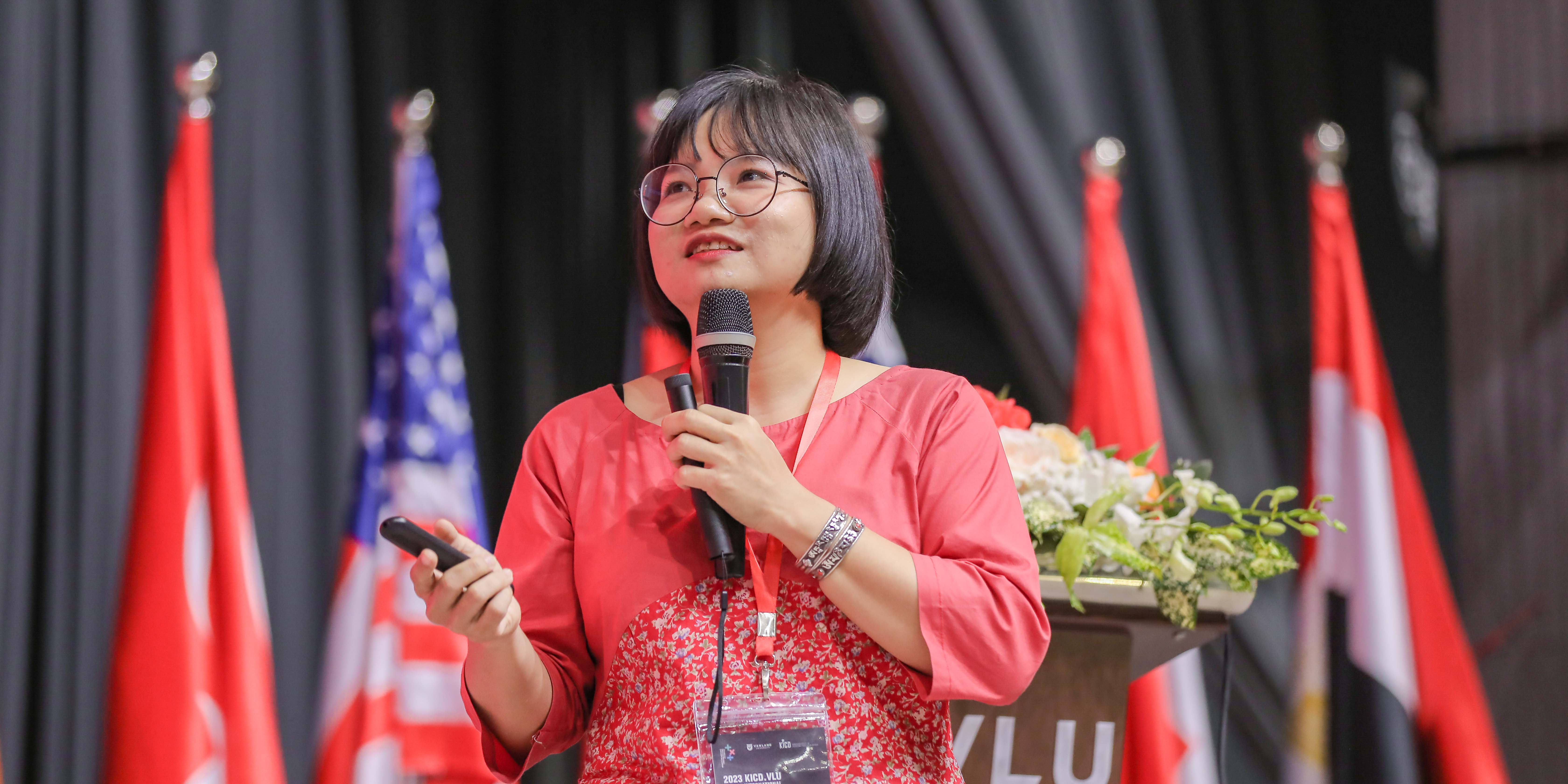 vlu-lan-dau-tien-dang-cai-trien-lam-quoc-te-ve-thiet-ke-sang-tao-h.jpg