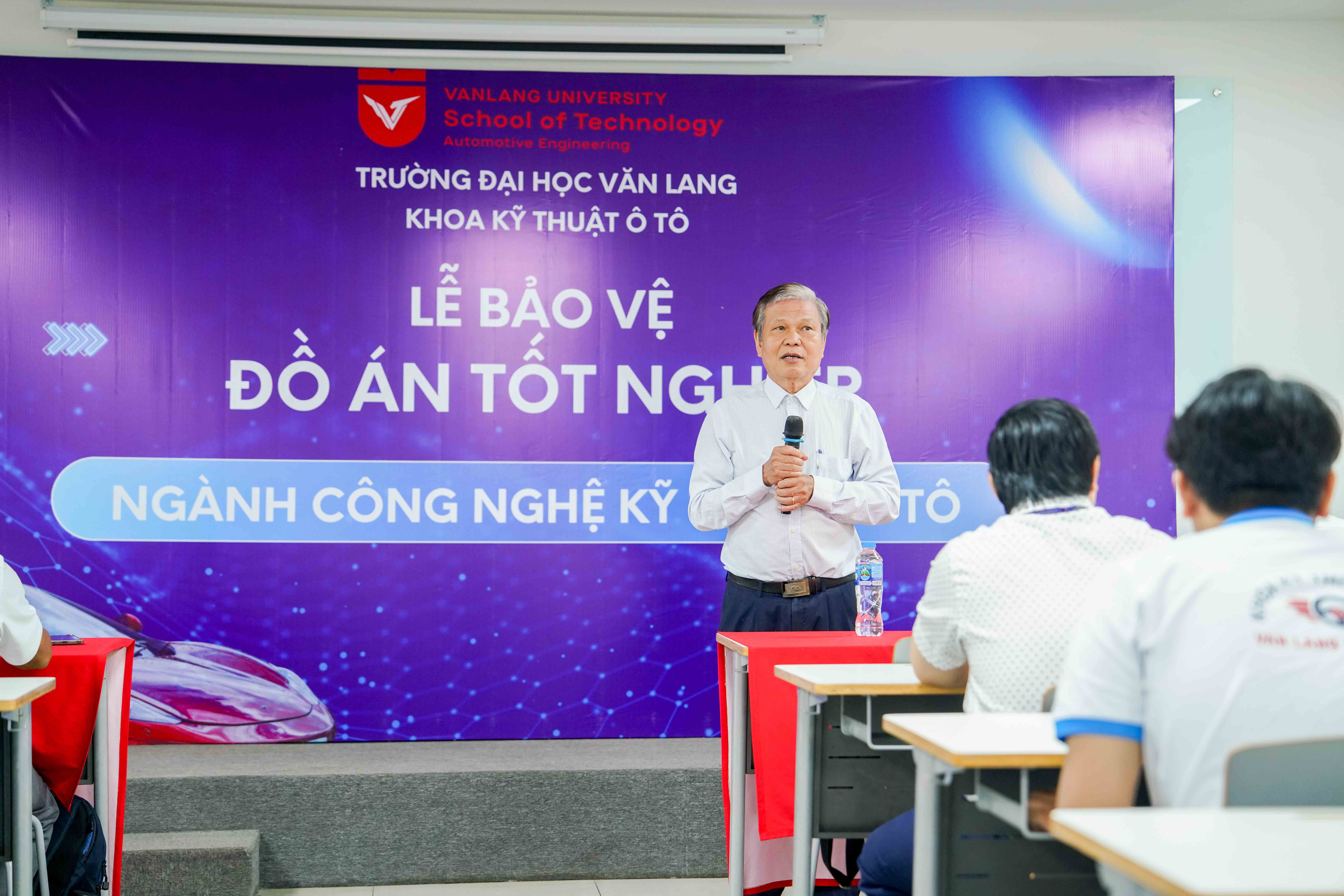 vlu-le-bao-ve-do-an-tot-nghiep-khoa-27-nganh-cong-nghe-ky-thuat-o-to-sang-tao-thuc-tien-ben-vung-b.jpg