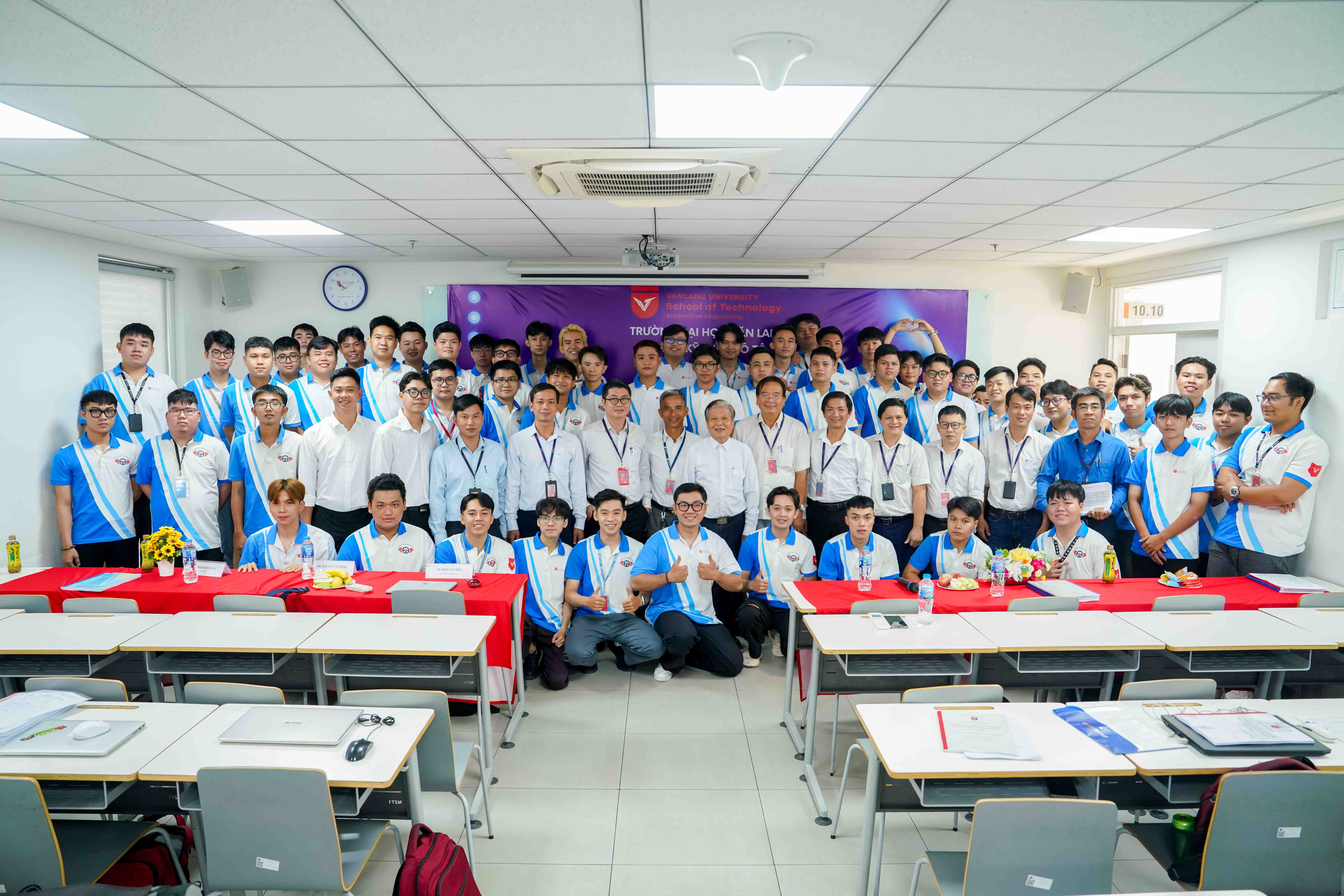 vlu-le-bao-ve-do-an-tot-nghiep-khoa-27-nganh-cong-nghe-ky-thuat-o-to-sang-tao-thuc-tien-ben-vung-d.jpg