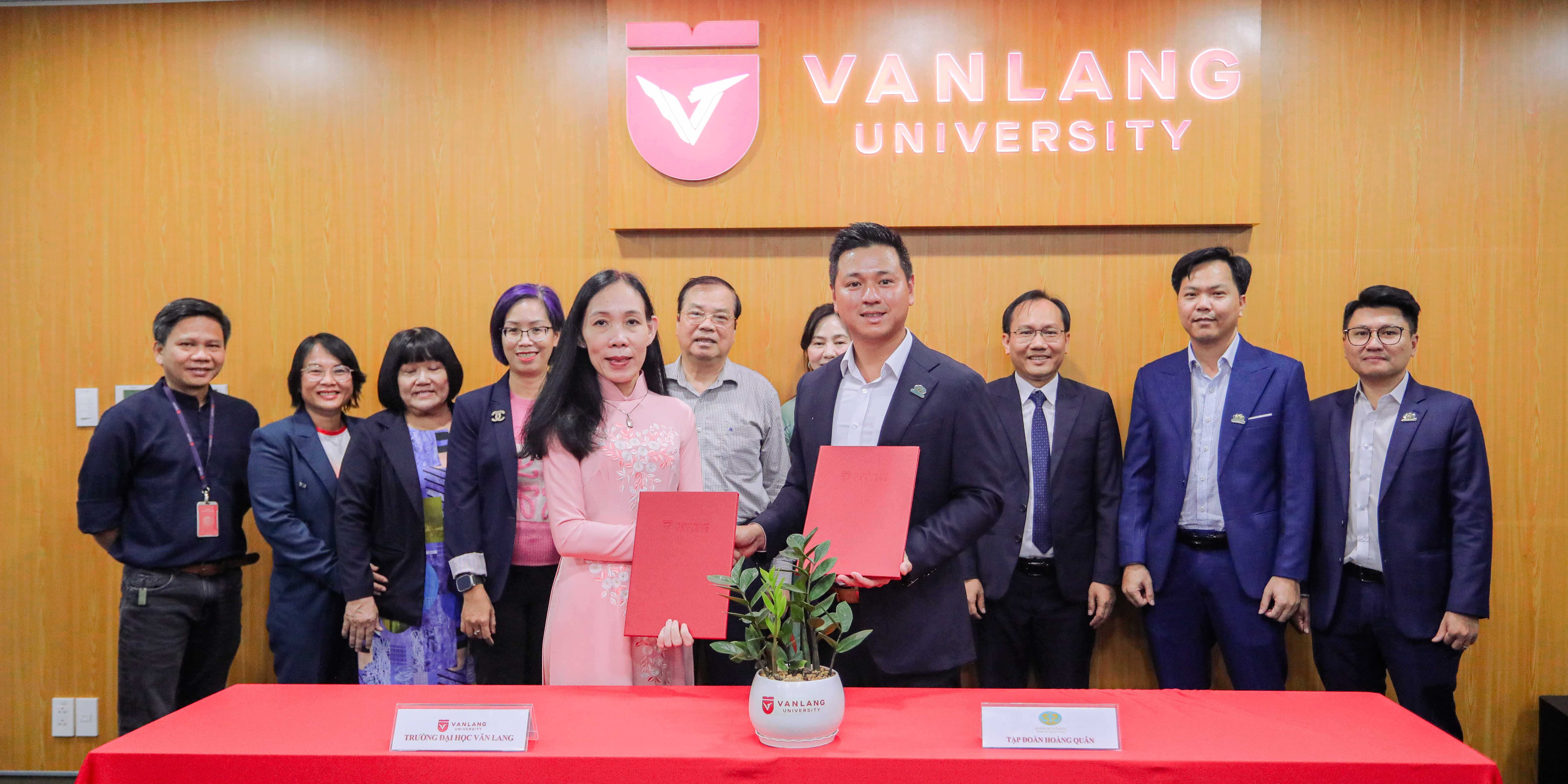 vlu-le-ky-hop-tac-giua-truong-dai-hoc-van-lang-va-hoang-quan-group-tap-doan-bat-dong-san-giao-duc-tai-chinh-hang-dau-viet-nam-d.jpg