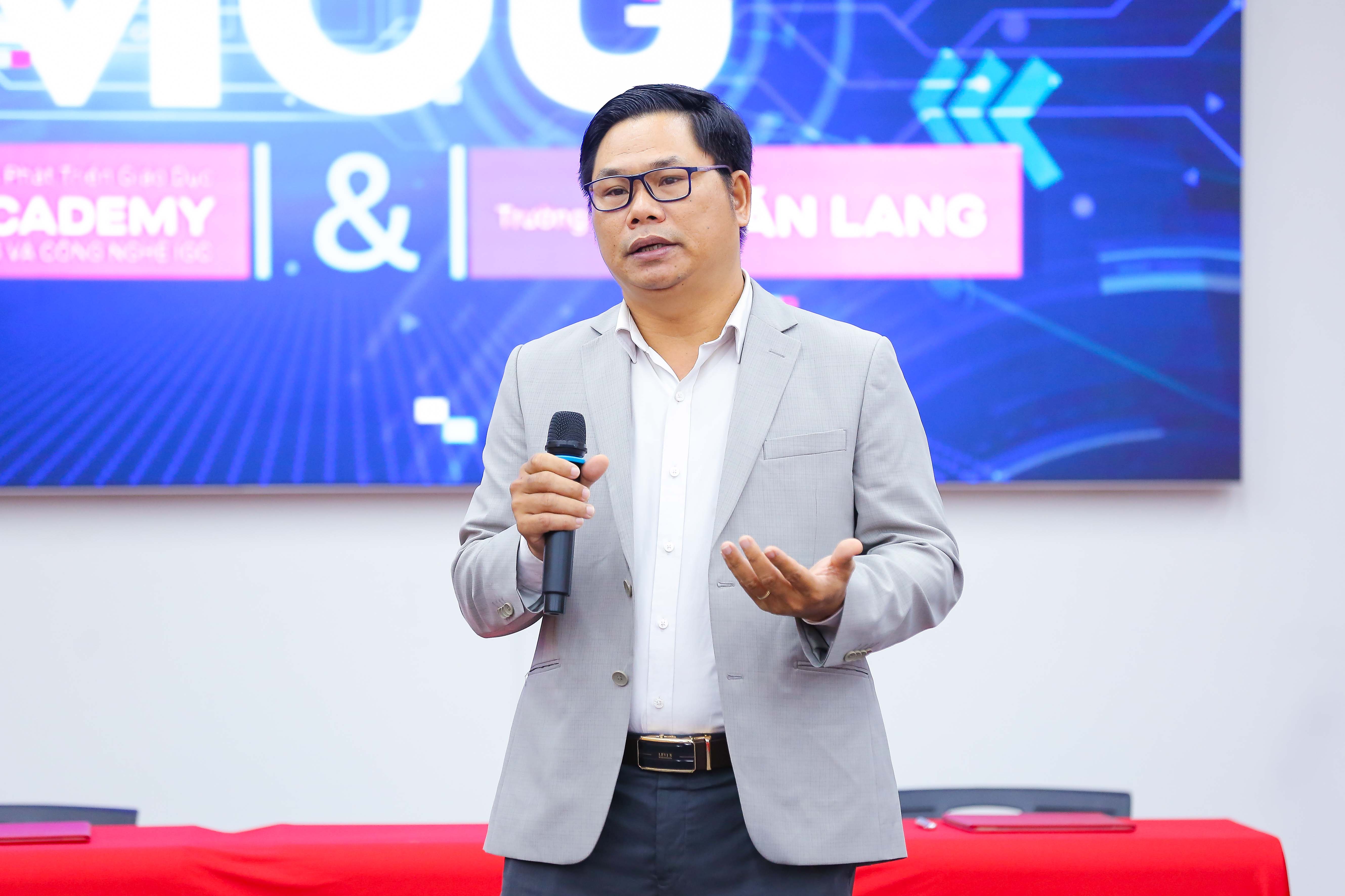 vlu-le-ky-ket-bien-ban-ghi-nho-mou-giua-truong-dai-hoc-van-lang-va-lunima-academy-b.jpg