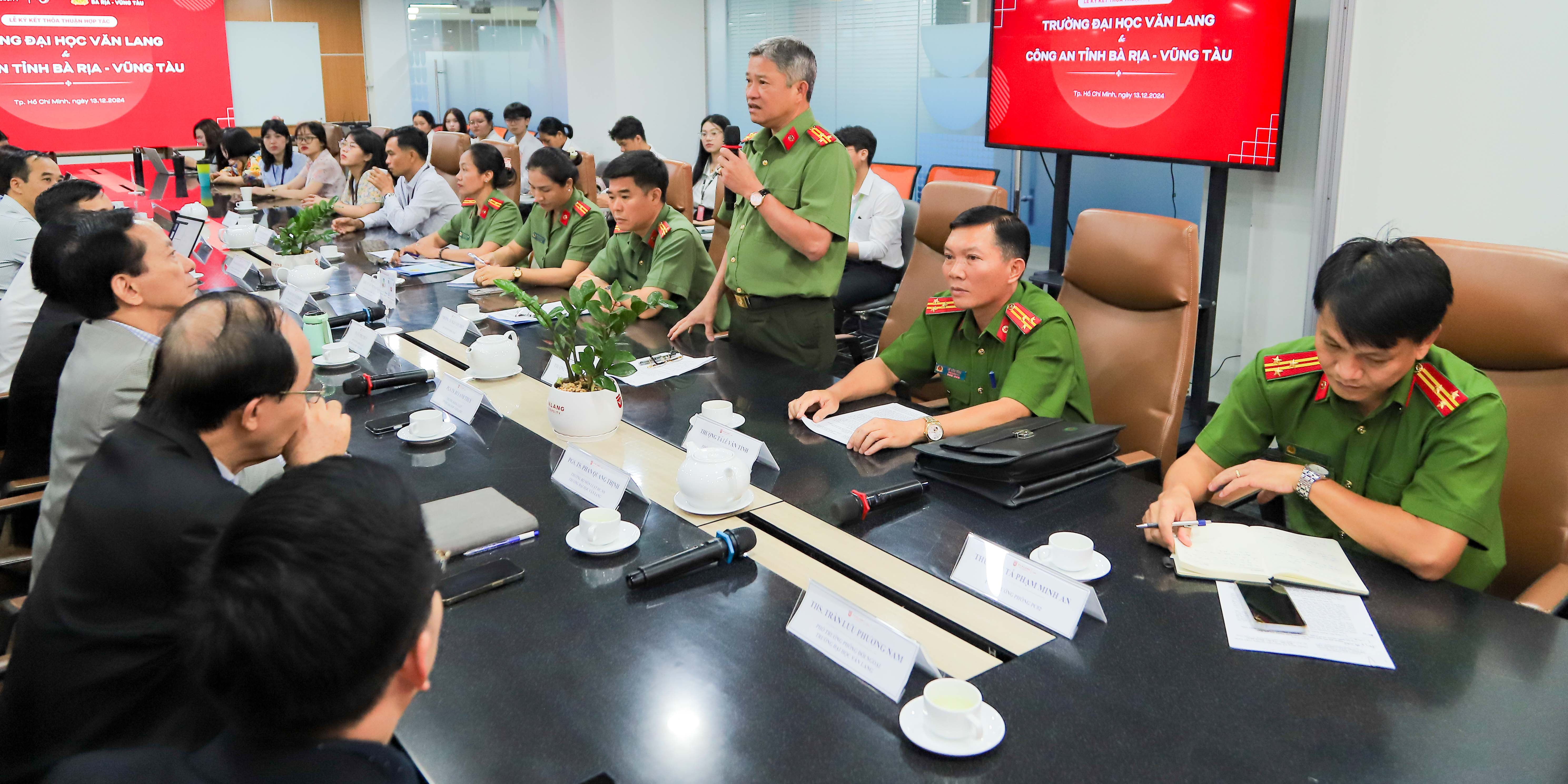 vlu-le-ky-ket-hop-tac-giua-truong-dai-hoc-van-lang-va-cong-an-tinh-ba-ria-vung-tau-b.jpg