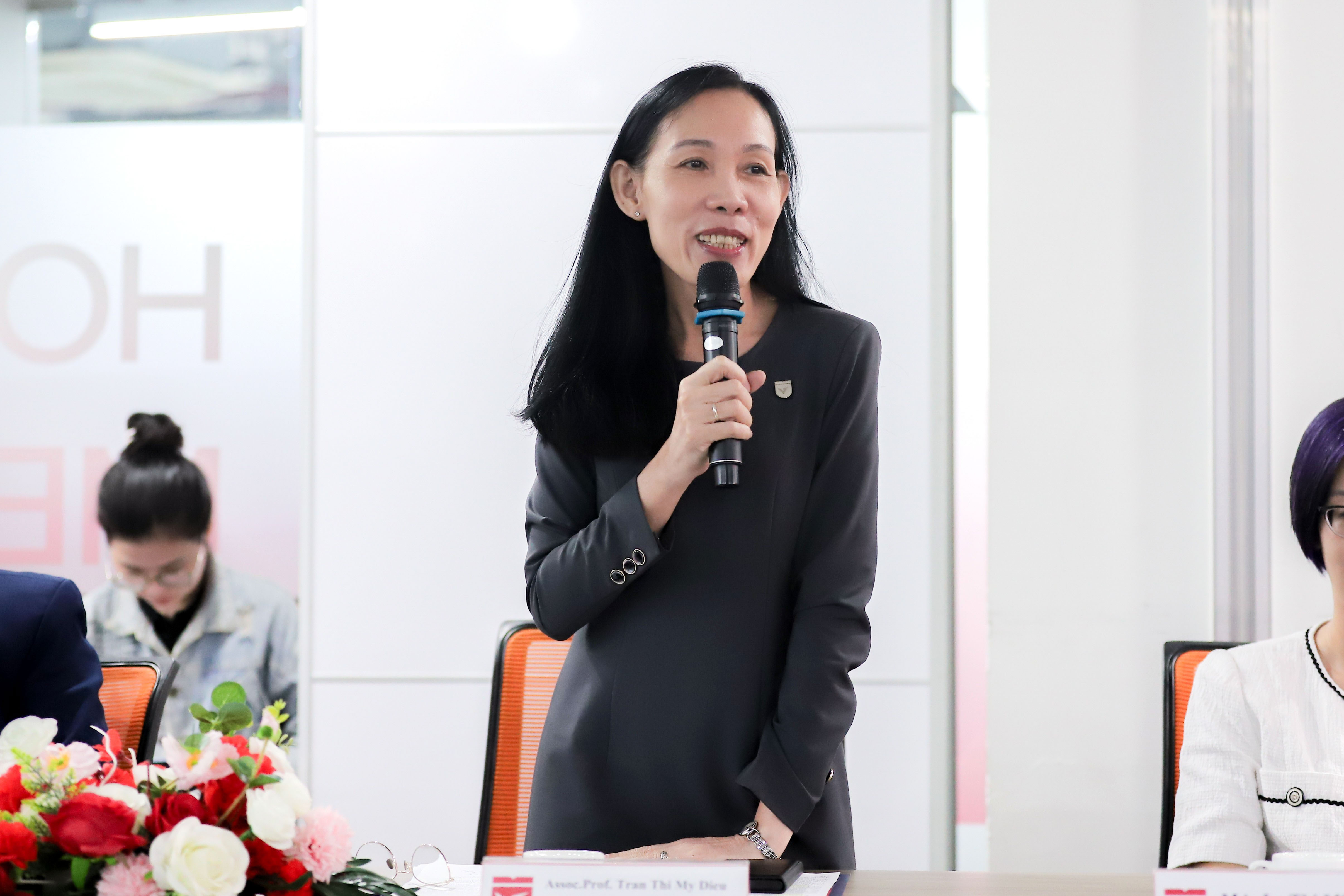 vlu-le-ky-ket-thoa-thuan-hop-tac-giua-truong-dai-hoc-van-lang-voi-cong-ty-iesve-va-vilandco_a.JPG