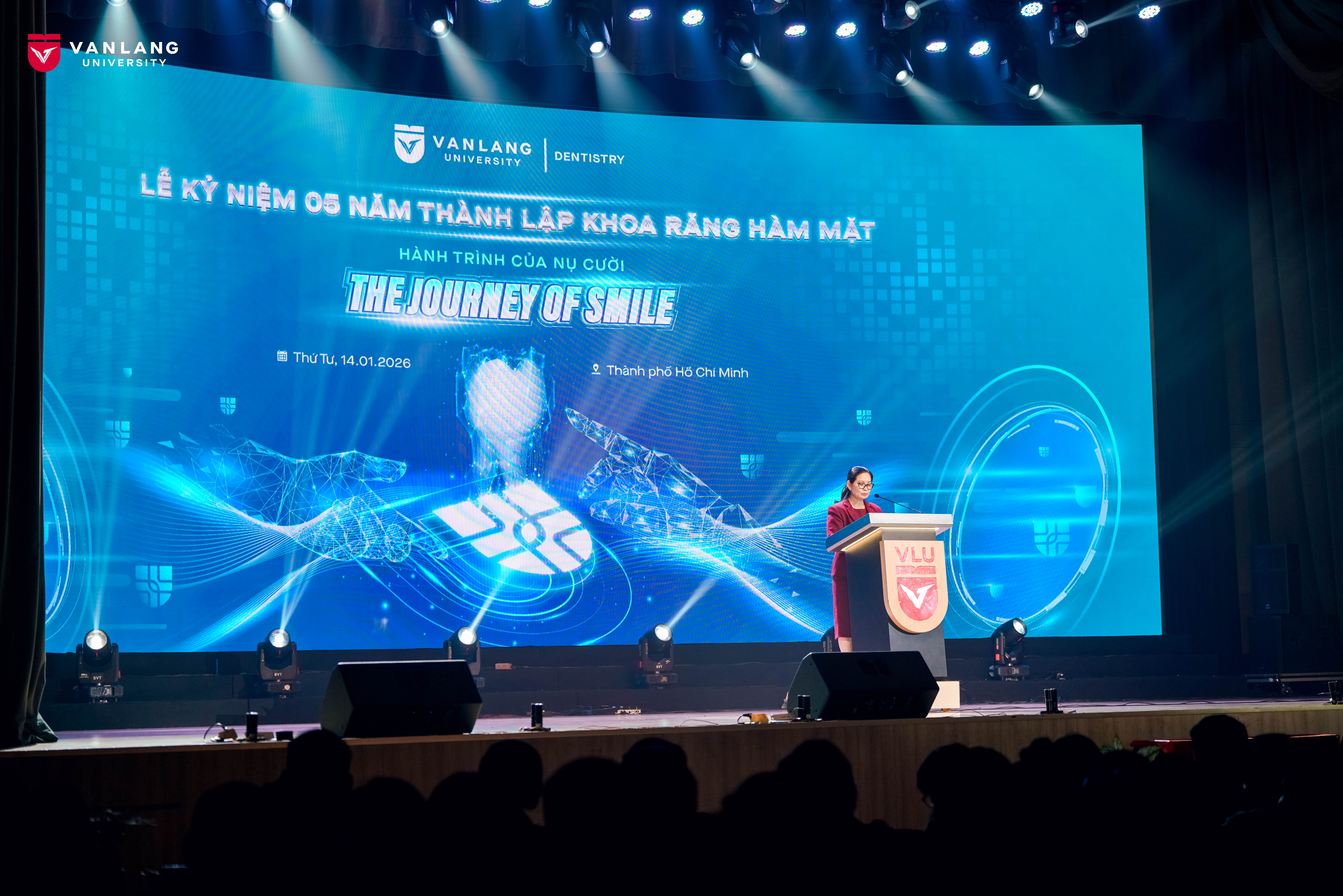 vlu-le-ky-niem-5-nam-thanh-lap-khoa-rang-ham-mat-vlu-va-dinh-huong-10-nam-hanh-trinh-cua-nu-cuoi-the-journey-of-smile-2.jpg