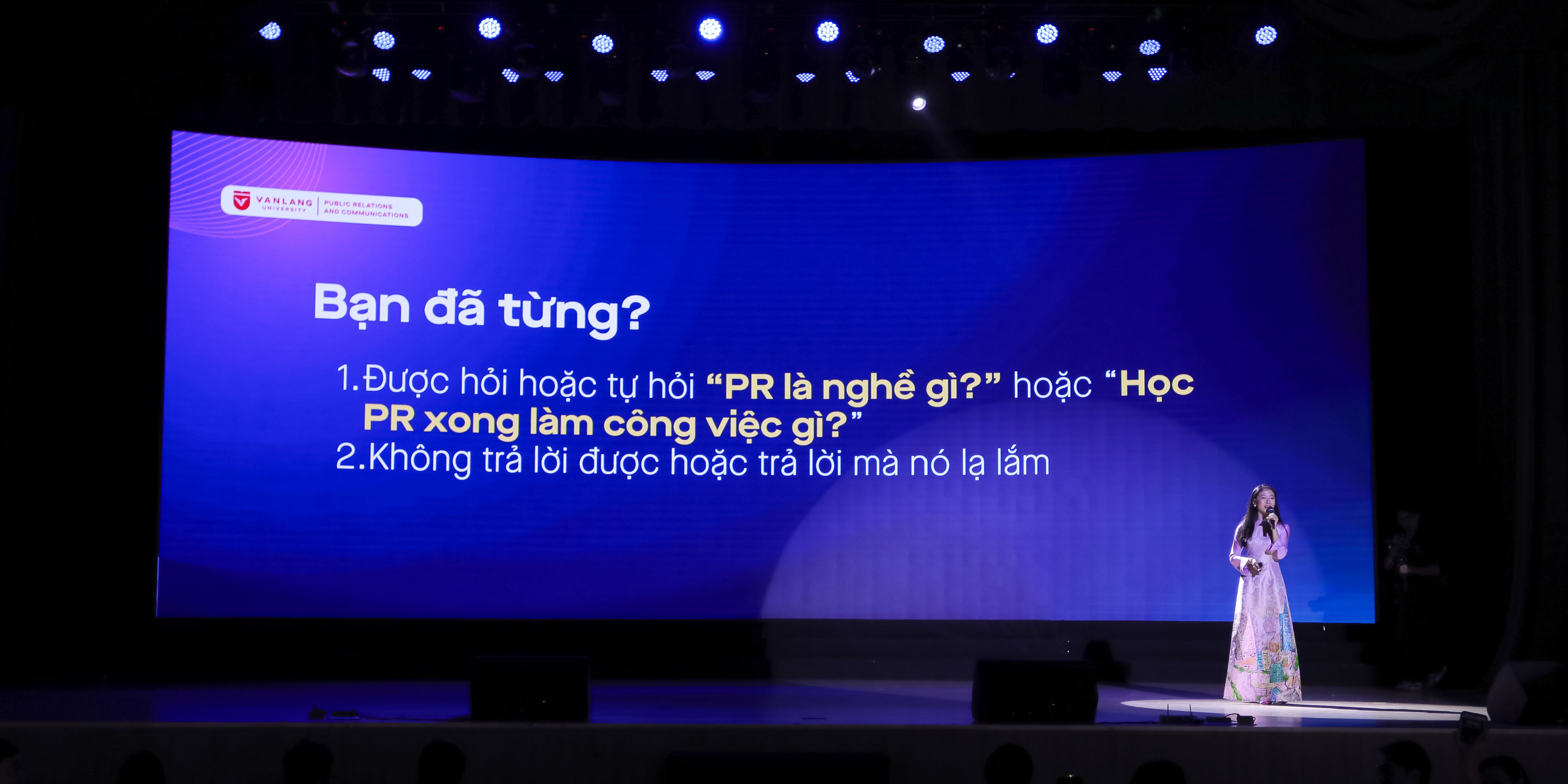 vlu-le-nhap-mon-khoa-quan-he-cong-chung-truyen-thong-engage-amplify-c.jpg