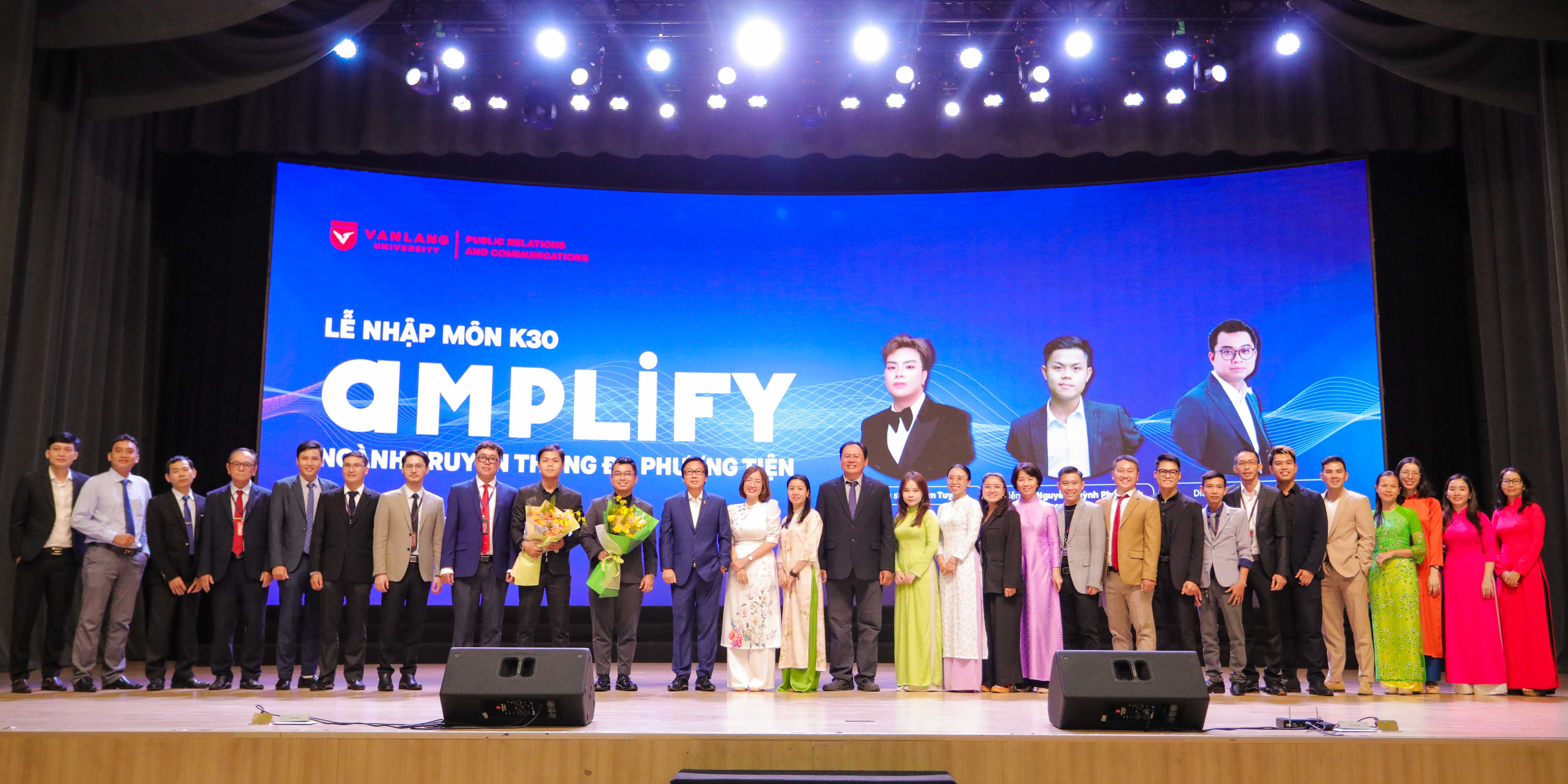 vlu-le-nhap-mon-khoa-quan-he-cong-chung-truyen-thong-engage-amplify-f.jpg