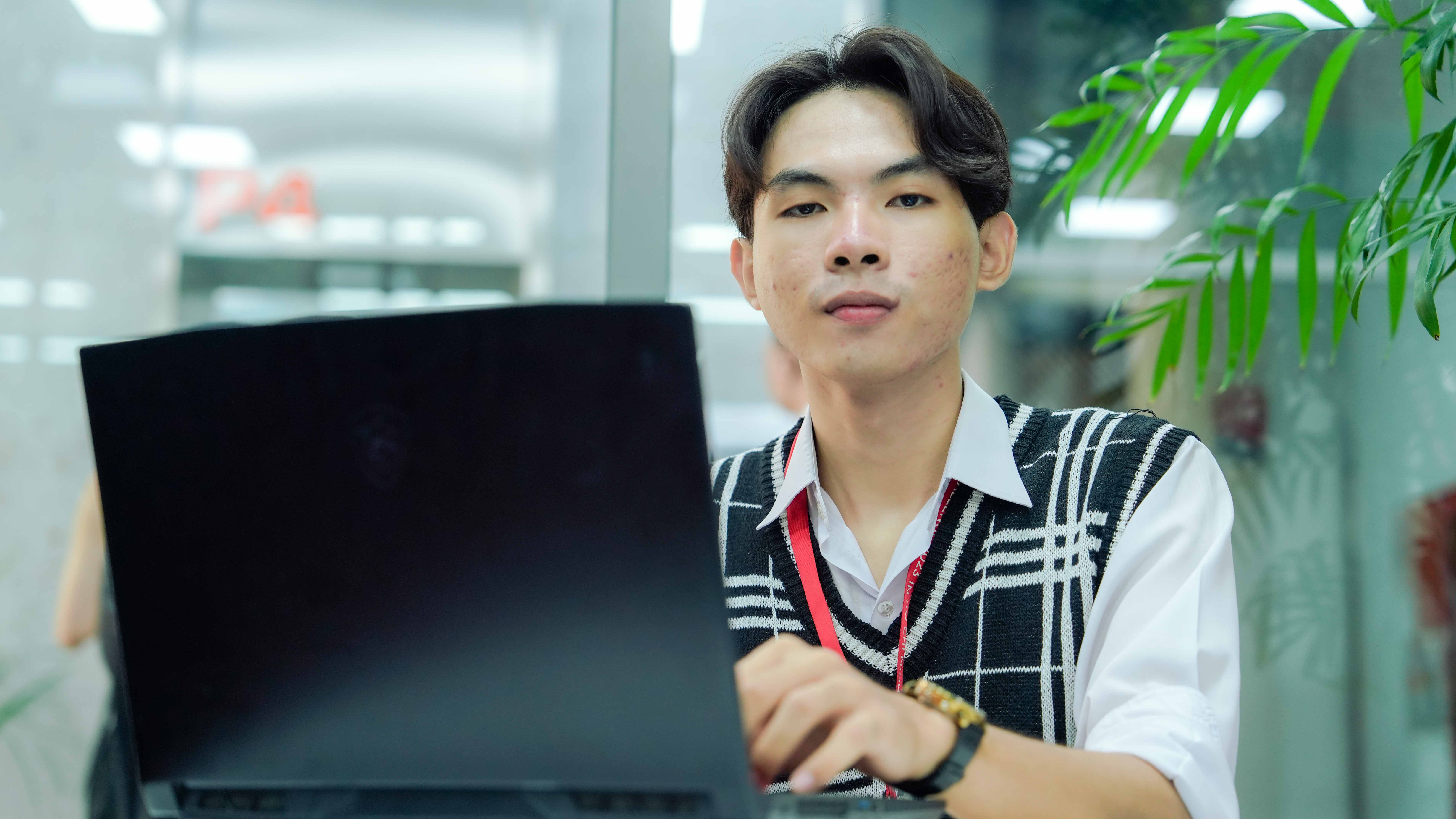 vlu-loat-bai-bao-khoa-hoc-cua-sinh-vien-cong-nghe-thong-tin-duoc-dang-tren-tap-chi-quoc-te-thumbnail.jpg