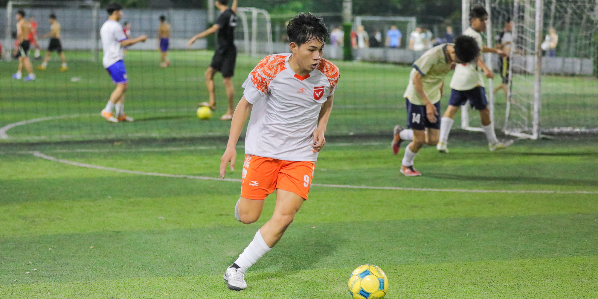 vlu-mece-cup-2024-chung-ket-giai-bong-da-khoa-ky-thuat-co--dien-va-may-tinh-a.jpg
