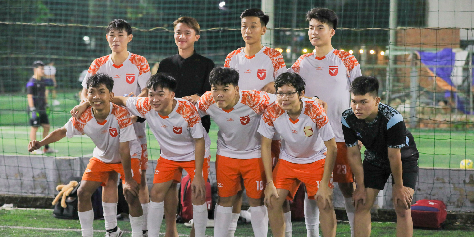 vlu-mece-cup-2024-chung-ket-giai-bong-da-khoa-ky-thuat-co--dien-va-may-tinh-f.jpg