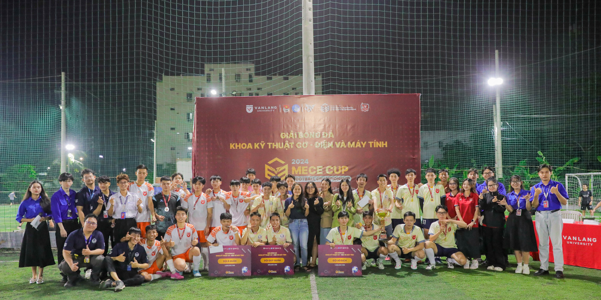 vlu-mece-cup-2024-chung-ket-giai-bong-da-khoa-ky-thuat-co--dien-va-may-tinh-g.jpg