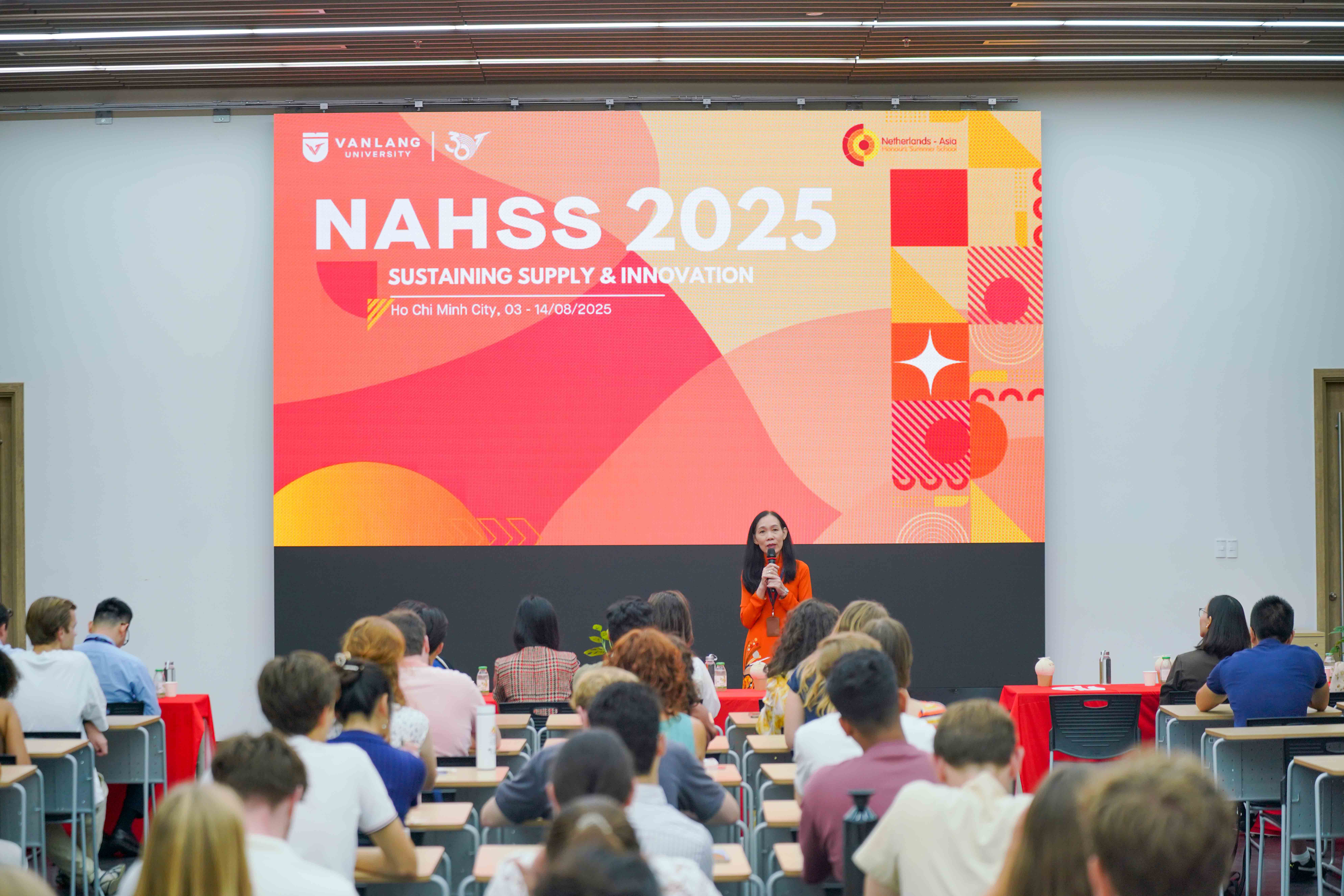 vlu-nahss-2025-sustaining-supply-va-innovation-sinh-vien-ha-lan-hoc-tap-va-trai-nghiem-tai-vlu-c.jpg