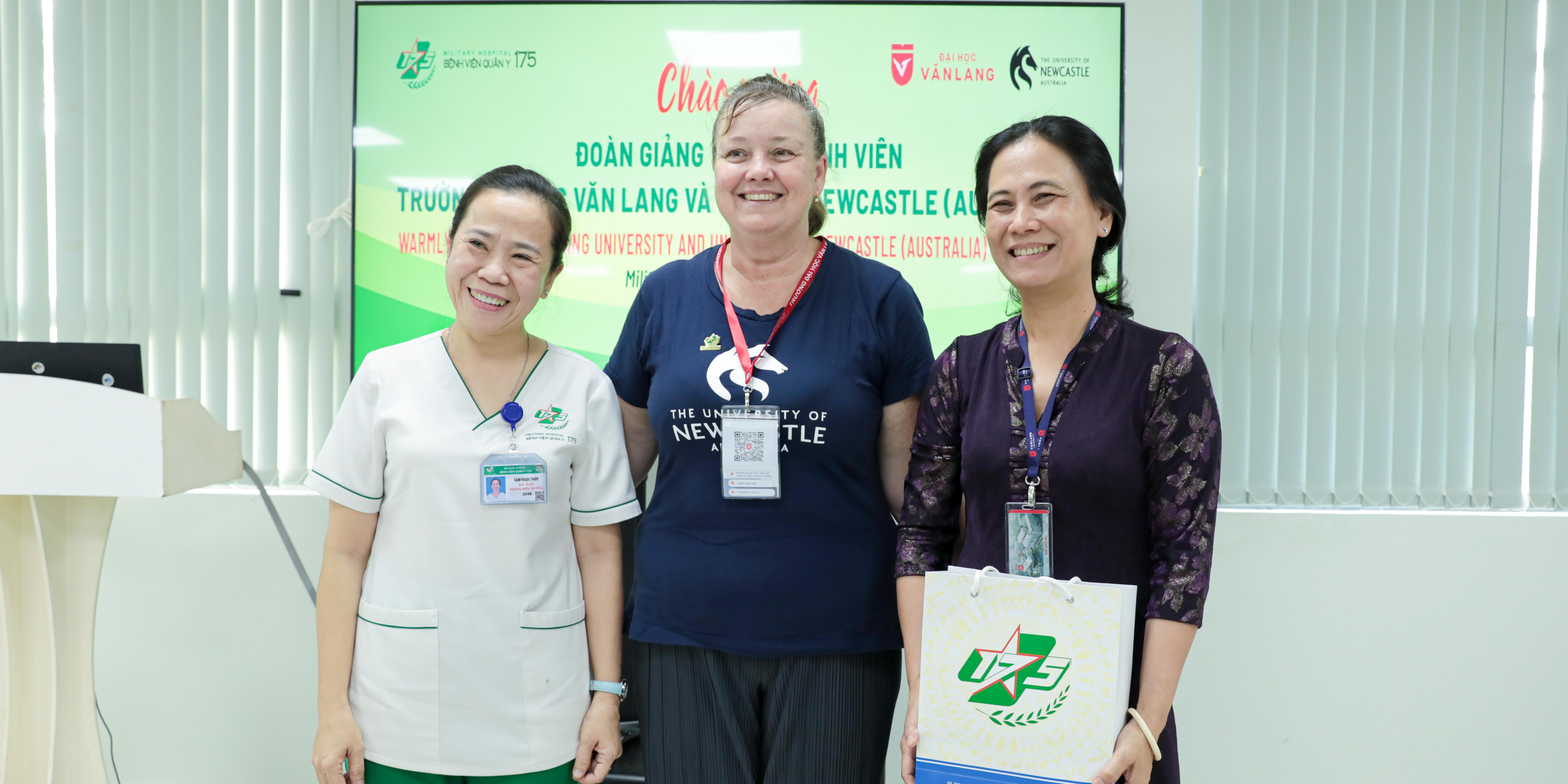 vlu-nhieu-hoat-dong-giao-luu-hap-dan-danh-cho-sinh-vien-nganh-dieu-duong-dai-hoc-newcastle-va-vlu-p.jpg