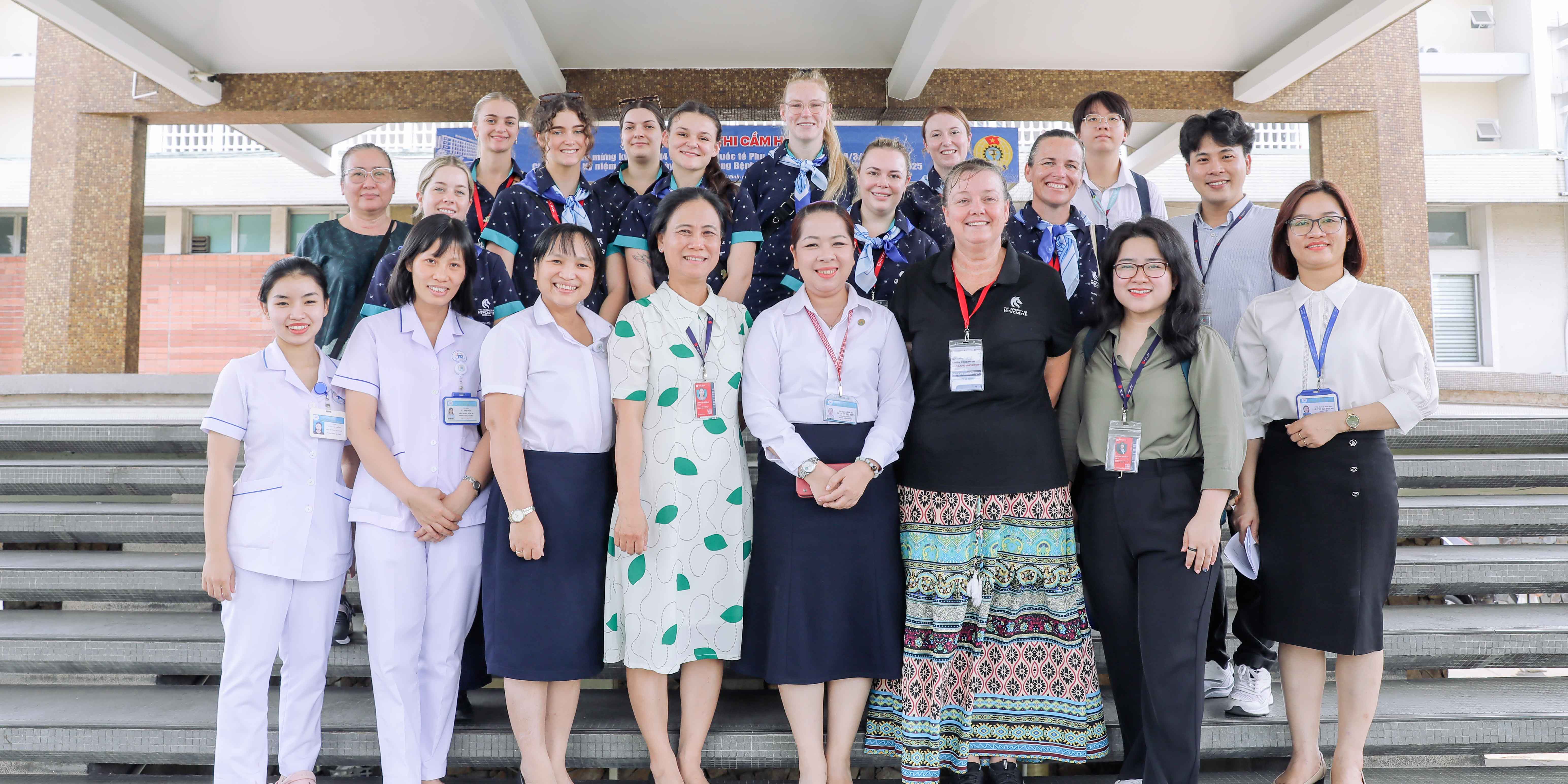 vlu-nhieu-hoat-dong-giao-luu-hap-dan-danh-cho-sinh-vien-nganh-dieu-duong-dai-hoc-newcastle-va-vlu-s.jpg