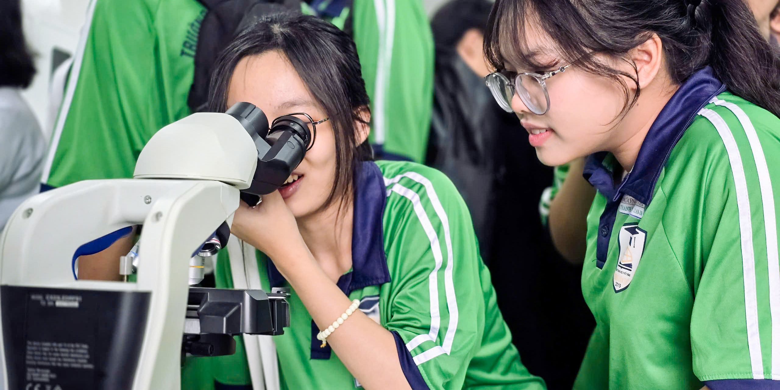 vlu-open-day-2025-khoi-nganh-suc-khoe-huong-nghiep-chuyen-sau-song-hanh-voi-trai-nghiem-thuc-te_trai-nghiem (8).JPG