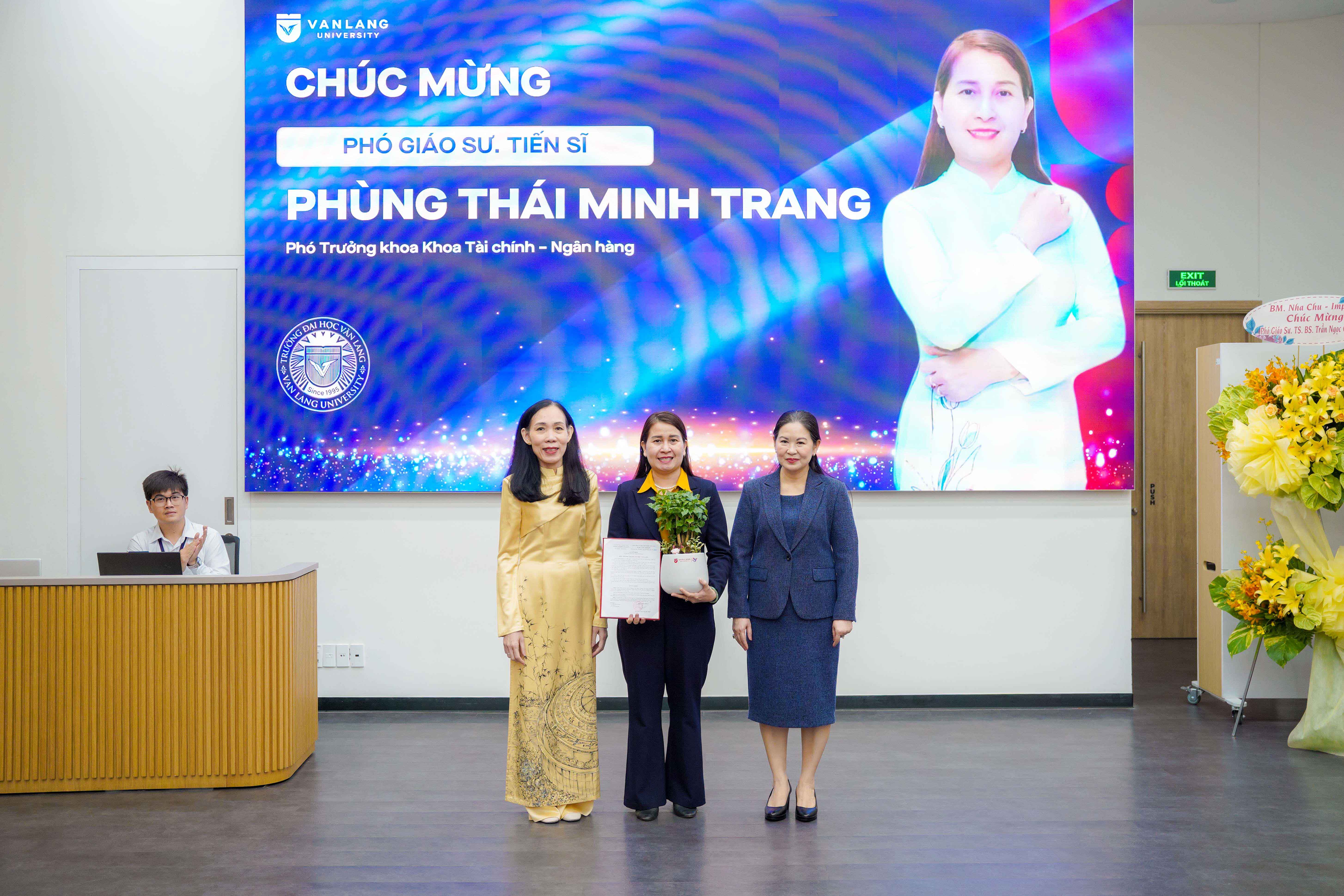 vlu-phat-trien-doi-ngu-hoc-thuat-chat-luong-cao-vlu-ghi-nhan-cac-thay-co-dat-chuc-danh-pgs-e.jpg