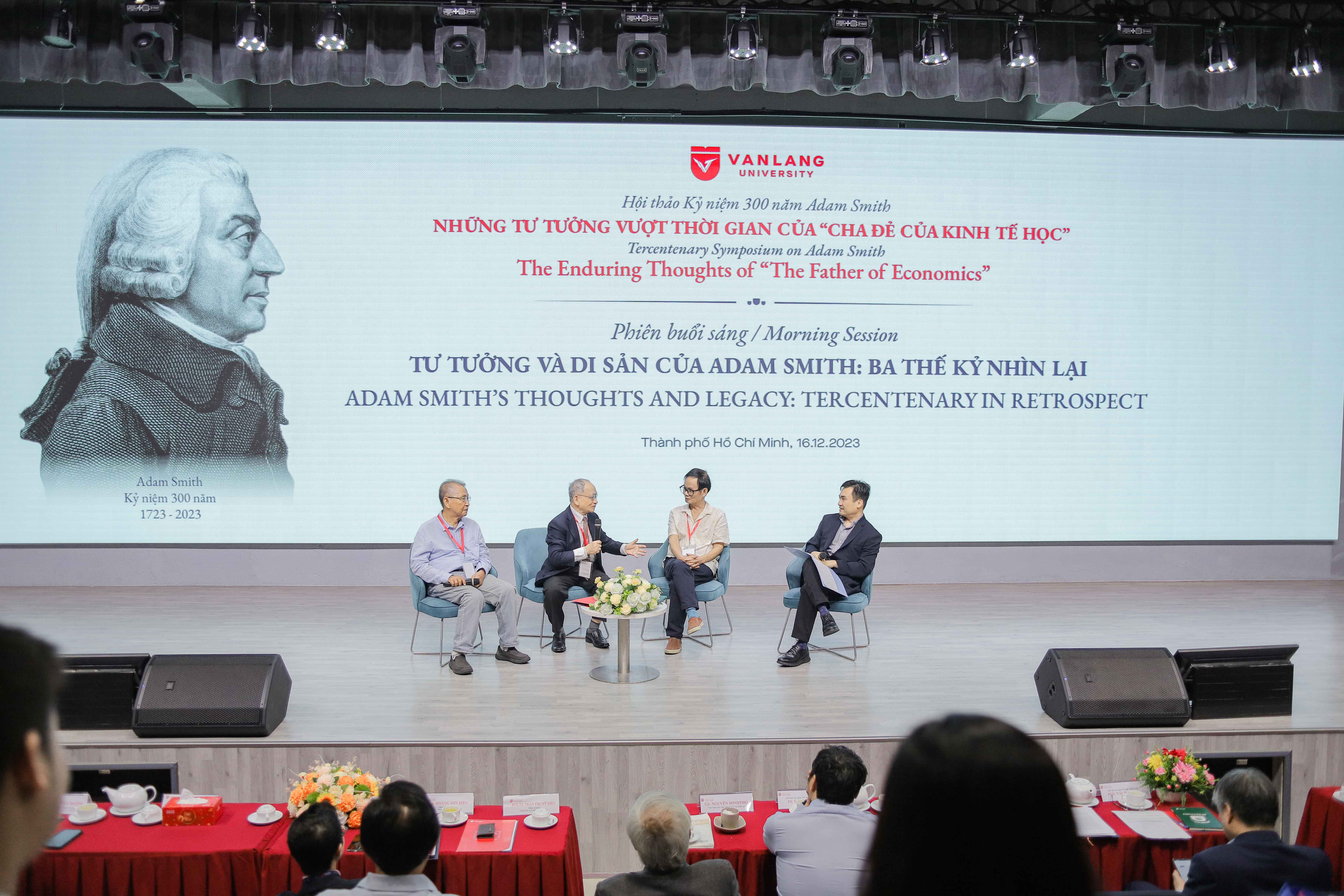 vlu-ra-mat-cuon-sach-ve-cha-de-cua-kinh-te-hoc-hien-dai-adam-smith-a.jpg