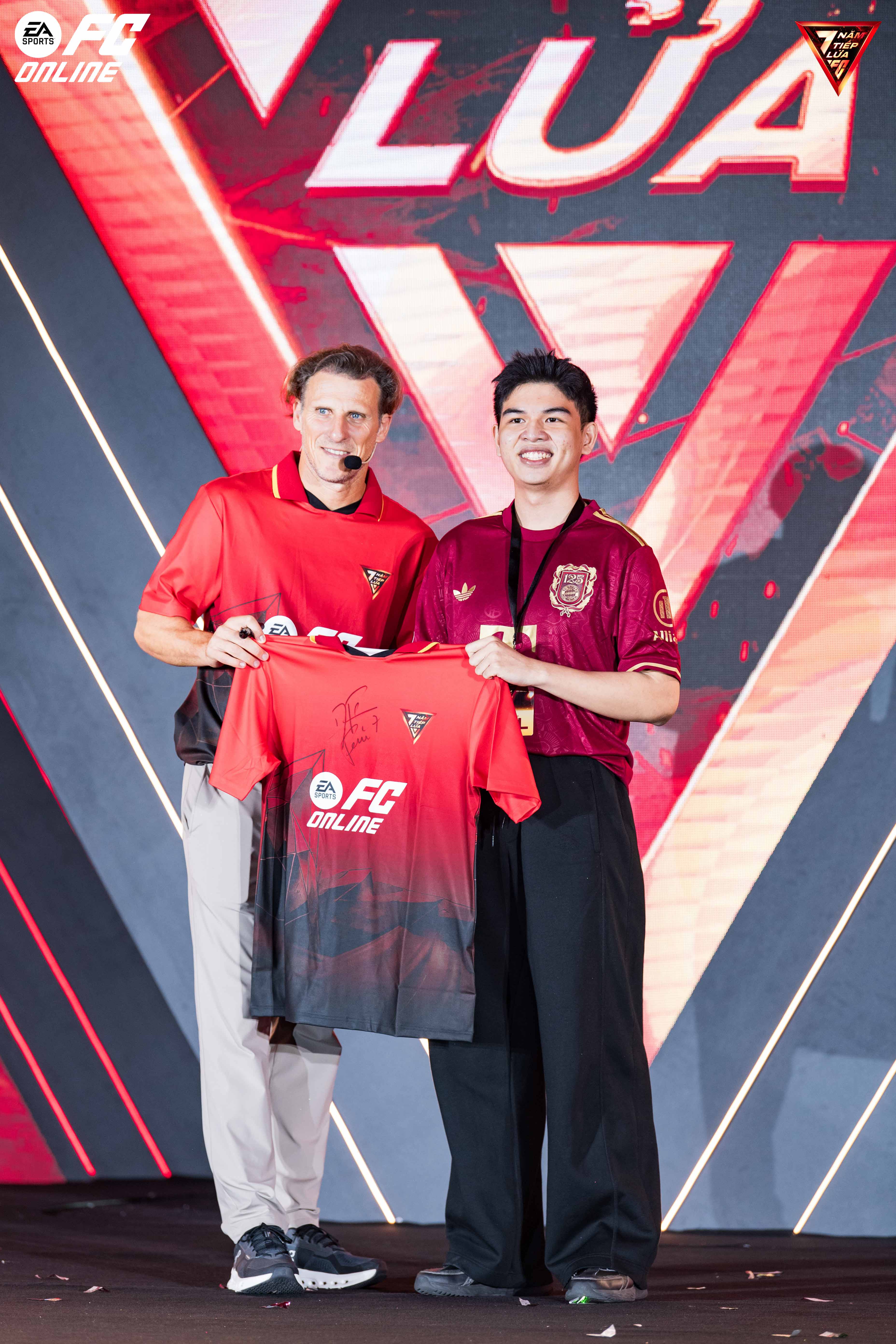 vlu-sai-canh-chim-lac-le-quoc-bao-vuot-bao-thuat-toan-de-cham-dinh-sang-tao-esports-b.jpg