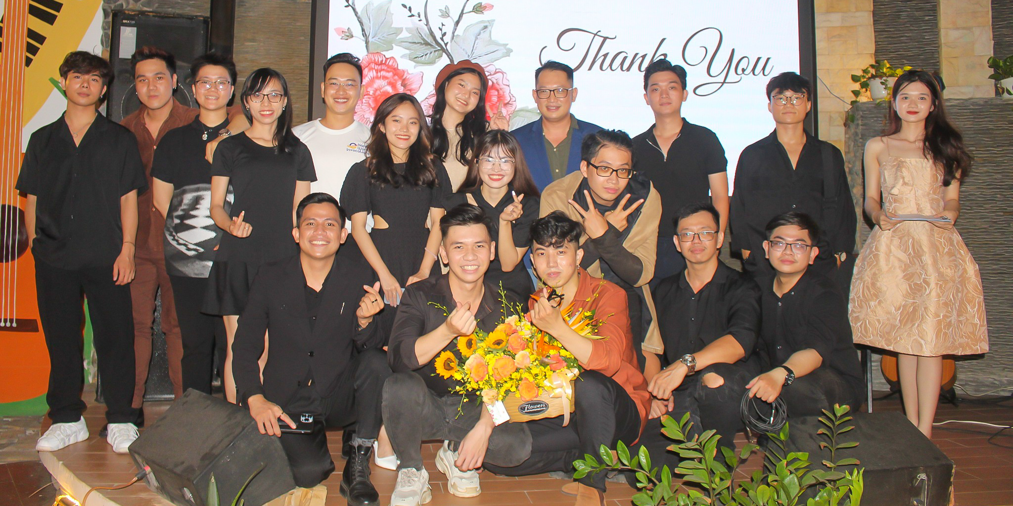 vlu-sing-for-us-dem-nhac-gay-quy-tu-thien-a.jpg