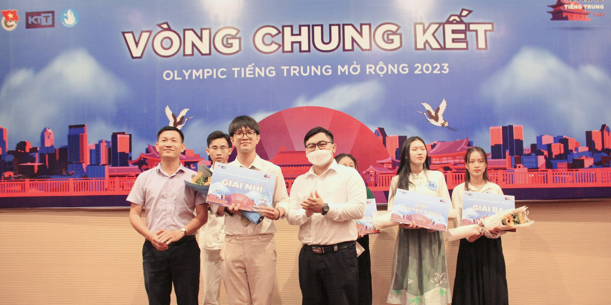 vlu-sinh-vien-am-tron-hoc-bong-chinh-phu-trung-quoc-bac-dao-tao-thac-si-b.jpg
