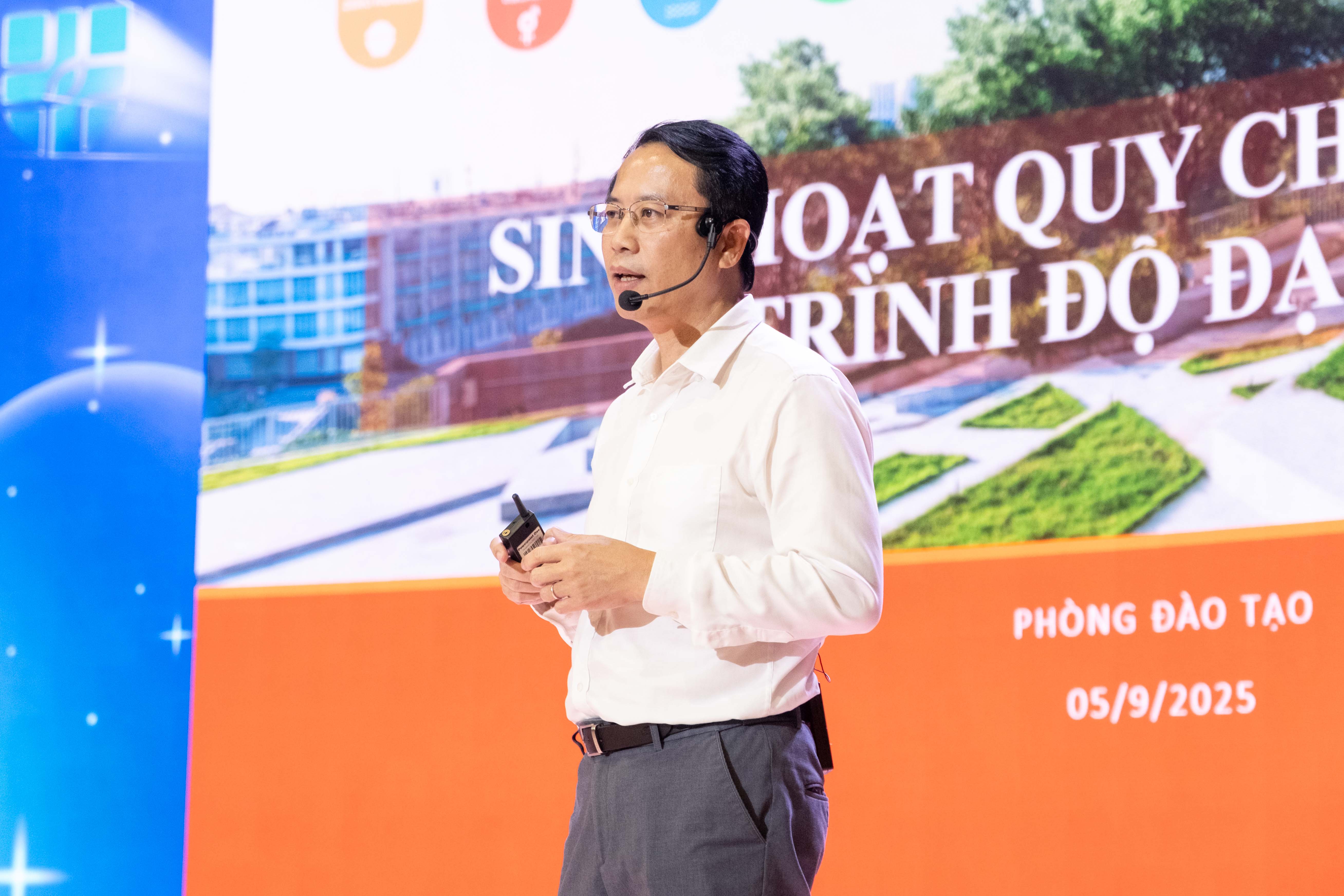 vlu-sinh-vien-cac-khoa-khoi-dong-nam-hoc-moi-voi-chuoi-sinh-hoat-cong-dan-dau-khoa-c.jpg