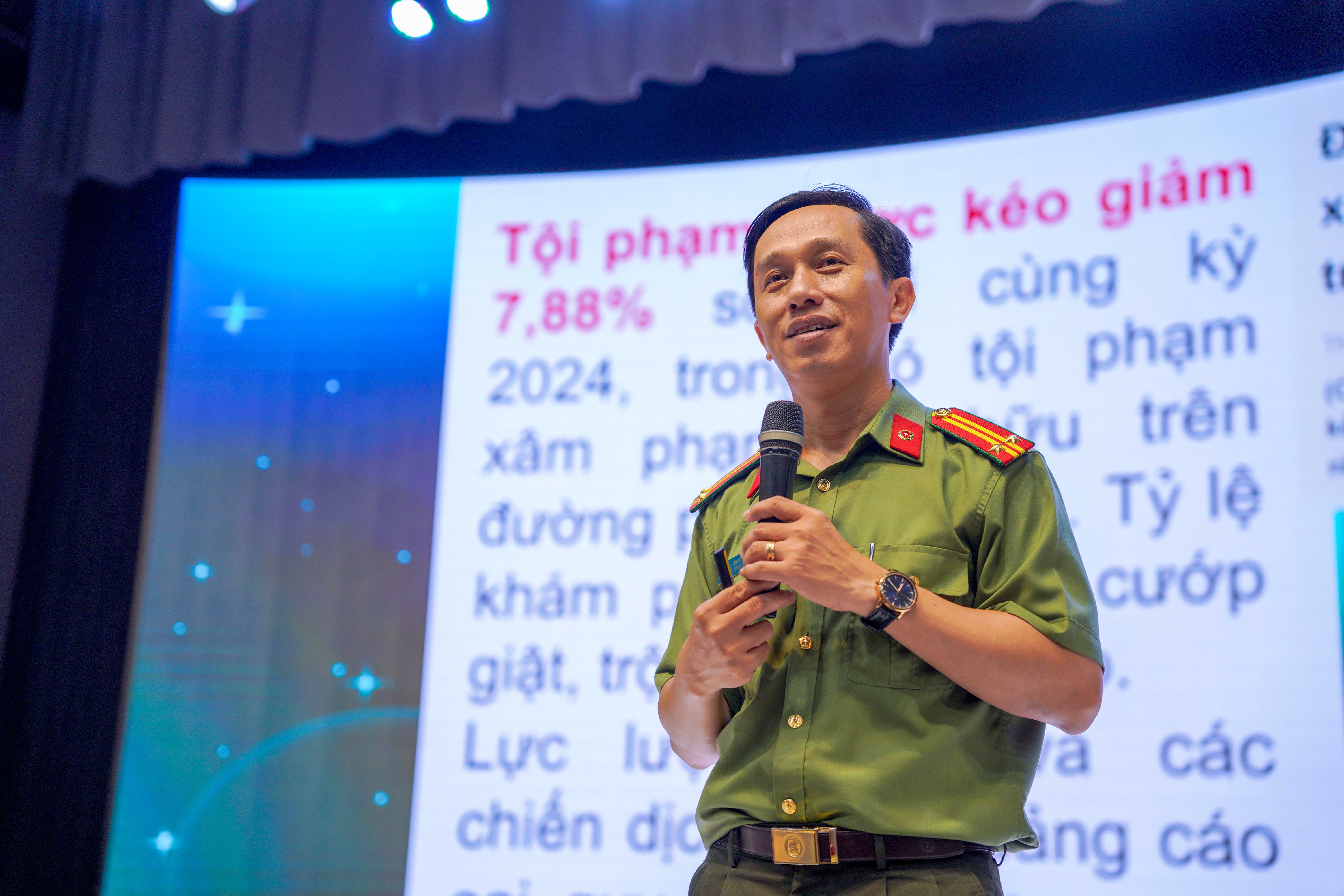 vlu-sinh-vien-cac-khoa-khoi-dong-nam-hoc-moi-voi-chuoi-sinh-hoat-cong-dan-dau-khoa-n.jpg