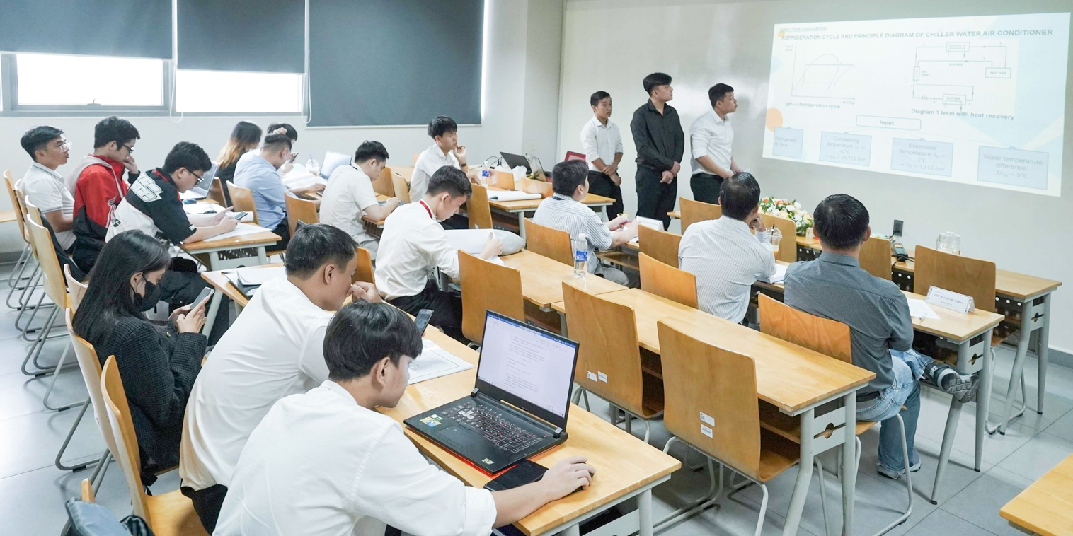 vlu-sinh-vien-khoa-25-nganh-ky-thuat-nhiet-bao-ve-do-an-tot-nghiep-dot-thang-06-2023-a.jpg