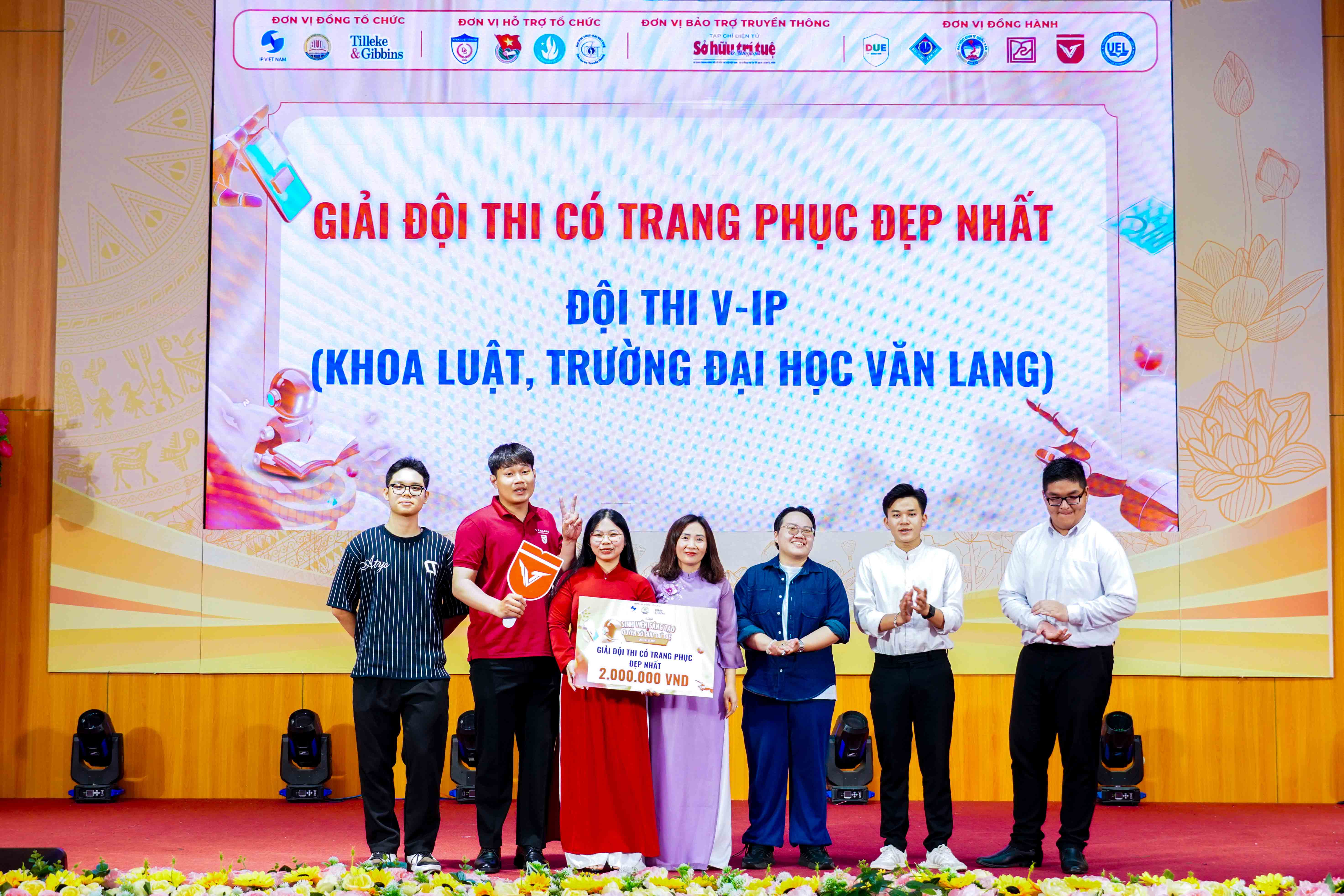 vlu-sinh-vien-khoa-luat-truong-dai-hoc-van-lang-ghi-dau-an-tai-cuoc-thi-cap-quoc-gia-b.jpg